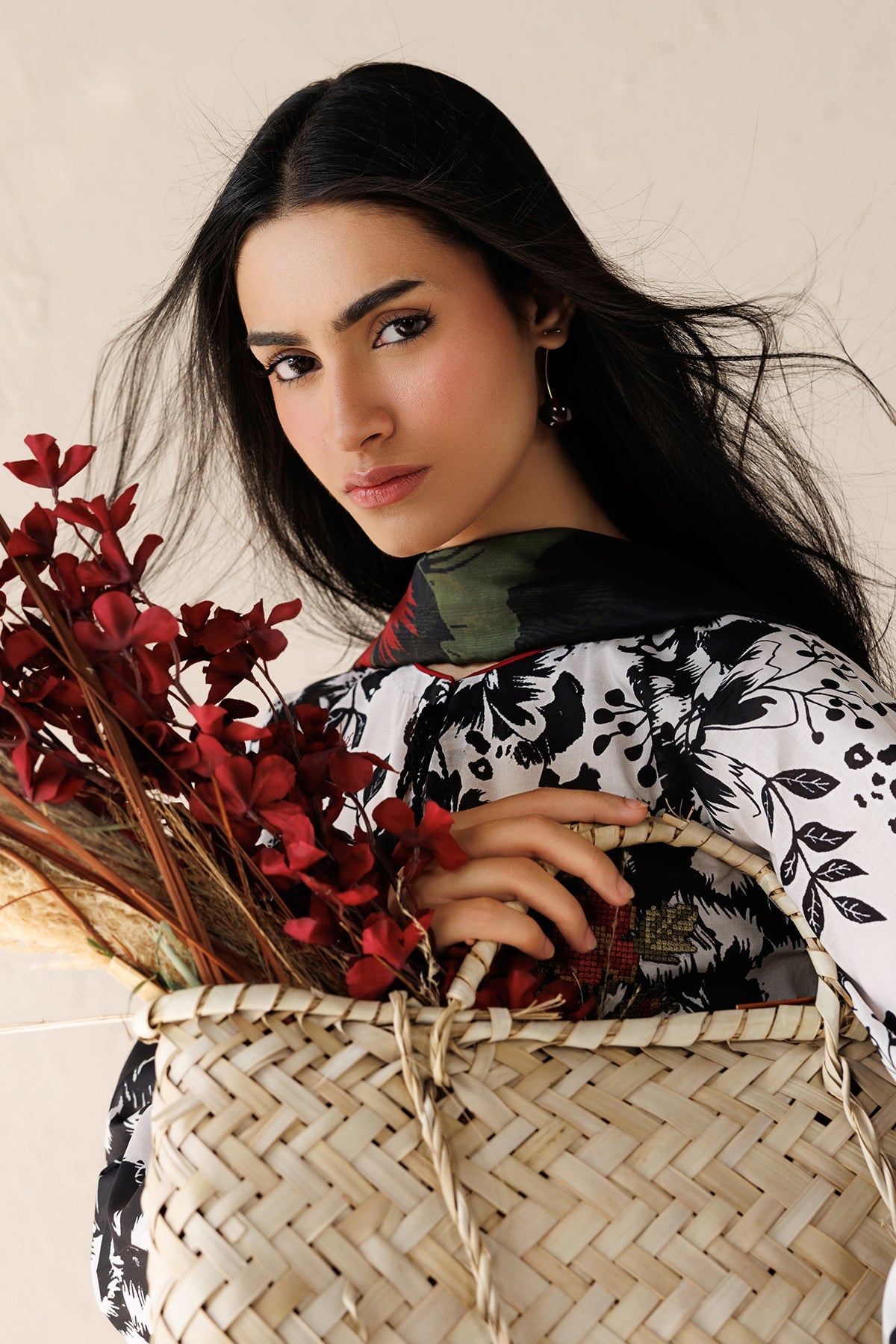 EMBROIDERED LAWN UF-4517