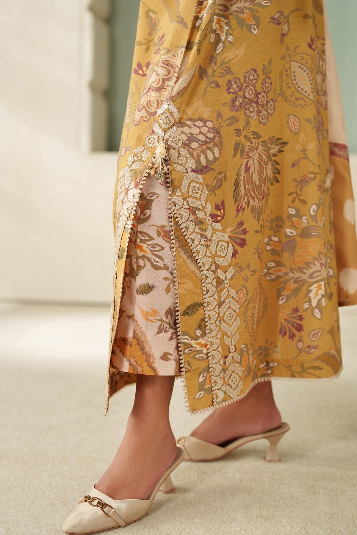 EMBROIDERED KHADDAR SF-4326