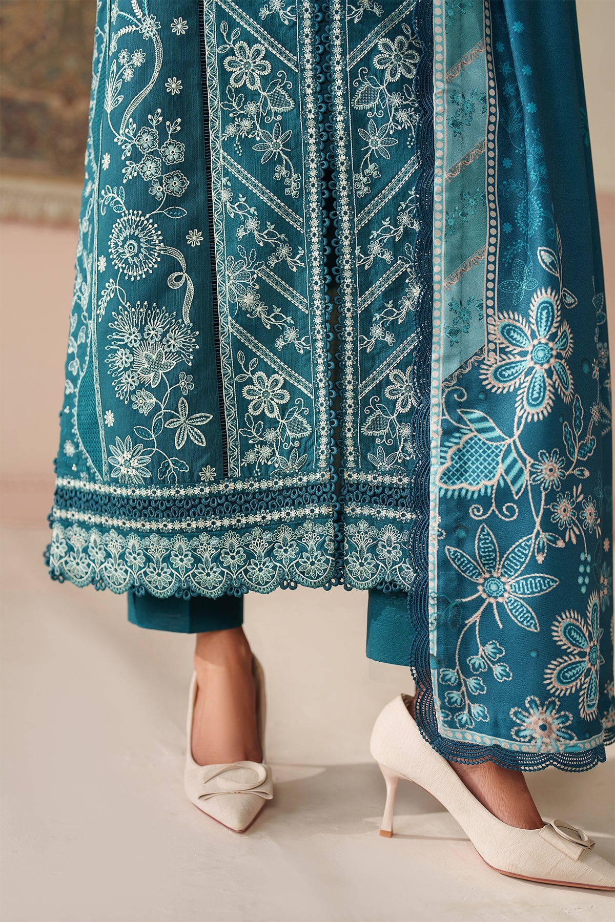 EMBROIDERED KHADDAR UF-4348