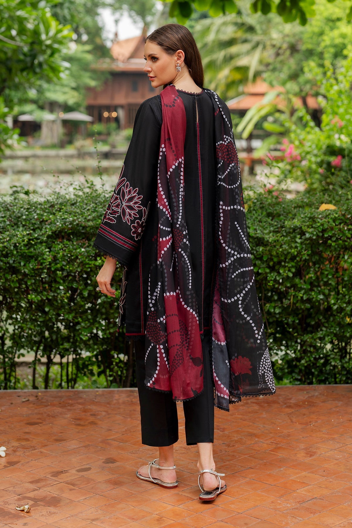 EMBROIDERED LAWN SF-4200