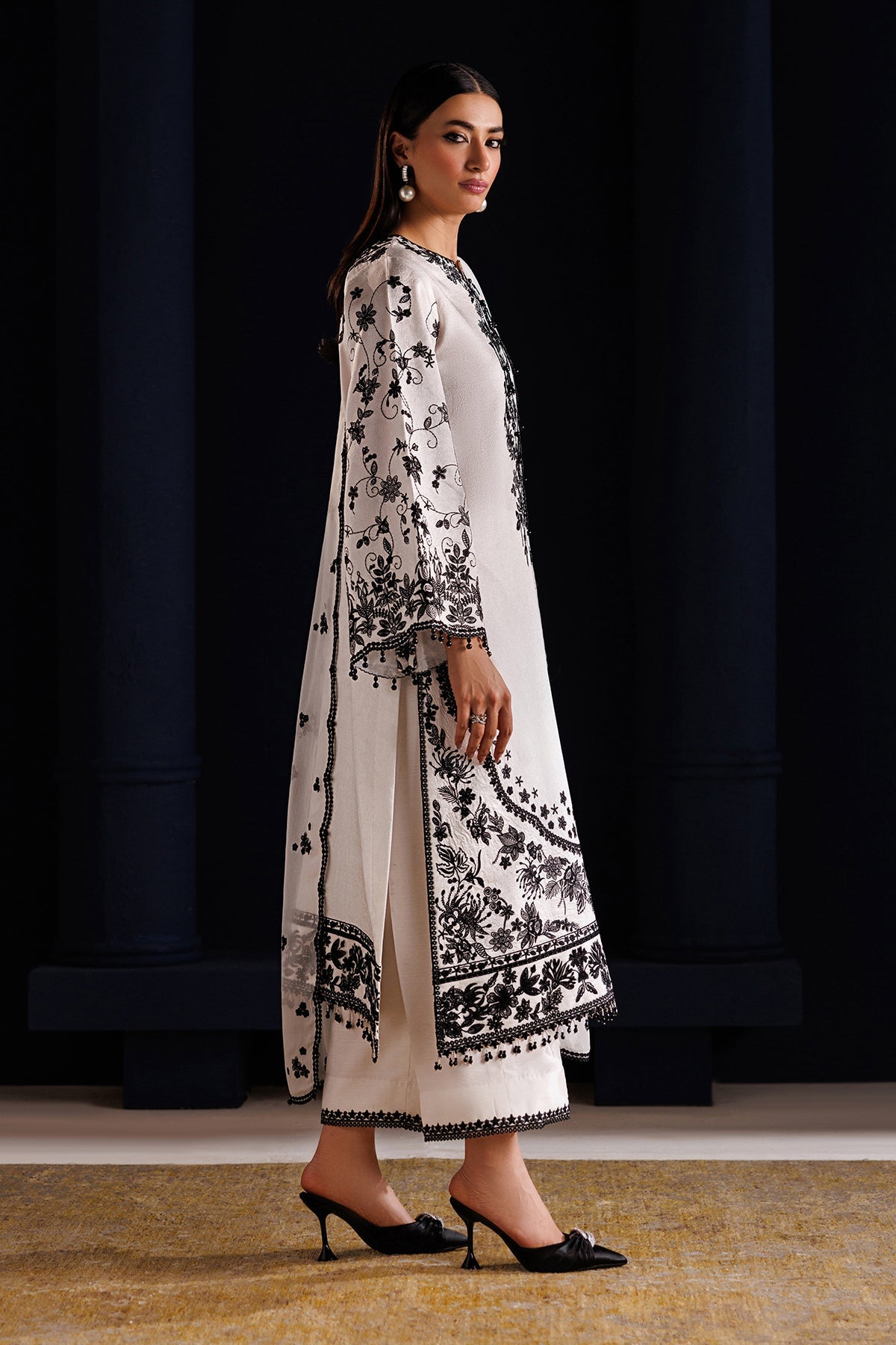 EMBROIDERED JACQUARD SILK SF-4442