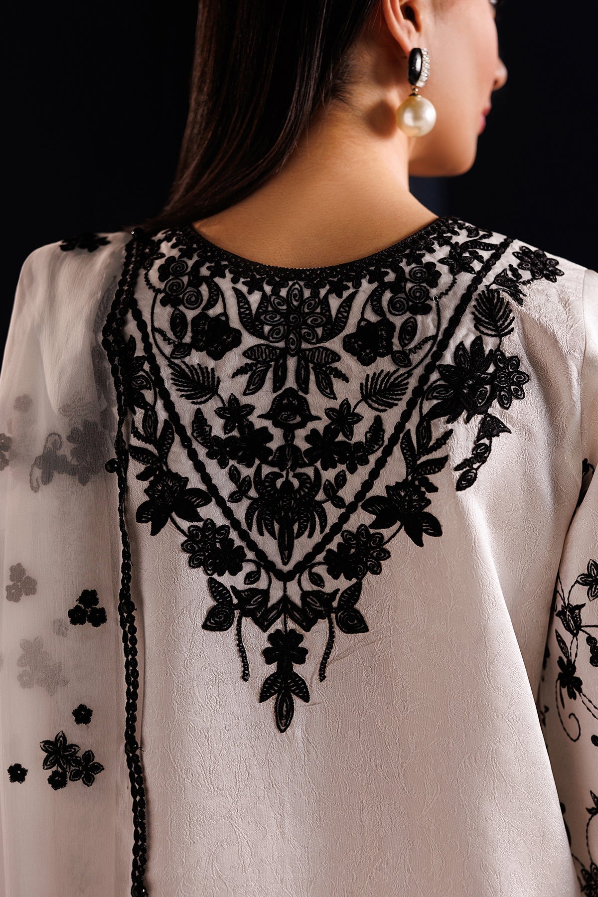 EMBROIDERED JACQUARD SILK SF-4442