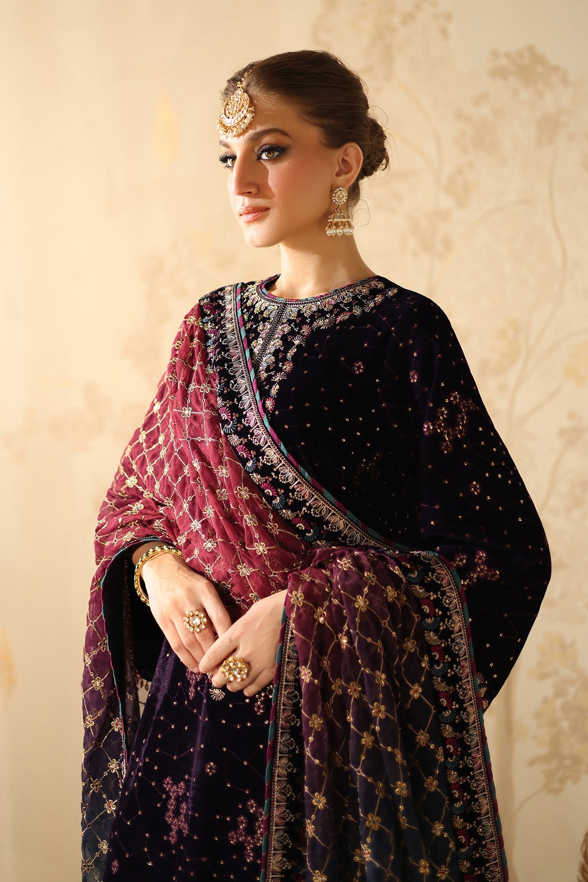 EMBROIDERED VELVET SF-4319