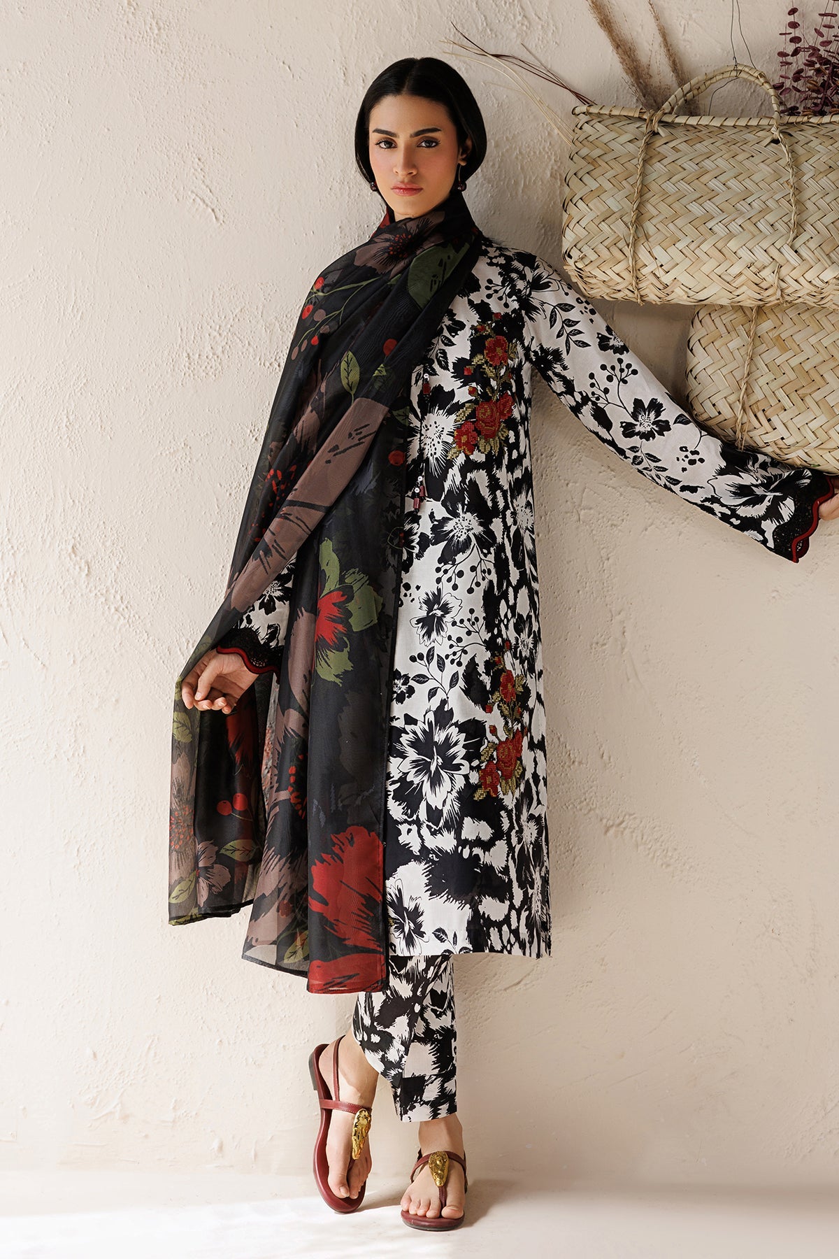 EMBROIDERED LAWN UF-4517
