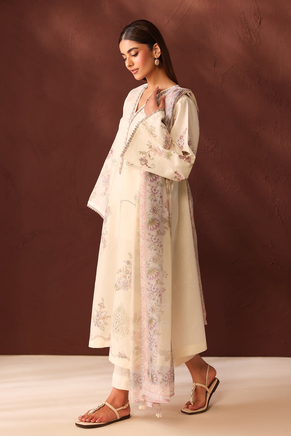 EMBROIDERED SELF JACQUARD UF-4481