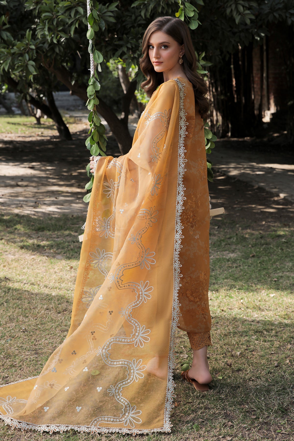 EMBROIDERED LAWN UF-321