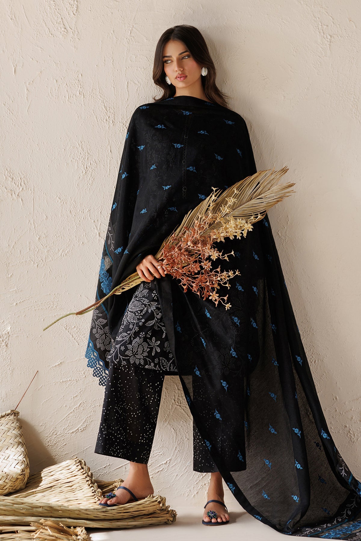 EMBROIDERED LAWN UF-4518