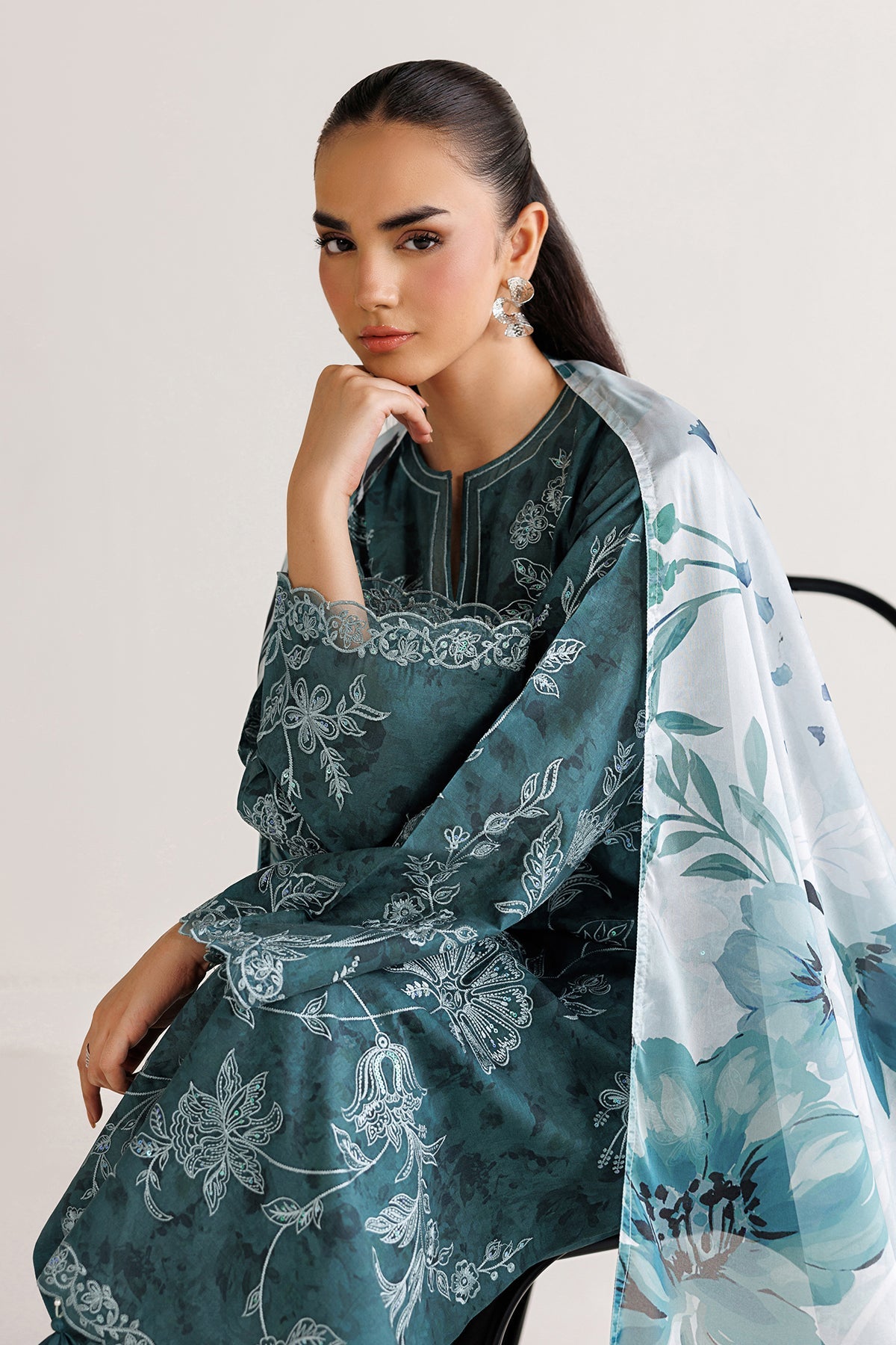 EMBROIDERED LAWN UF-4493