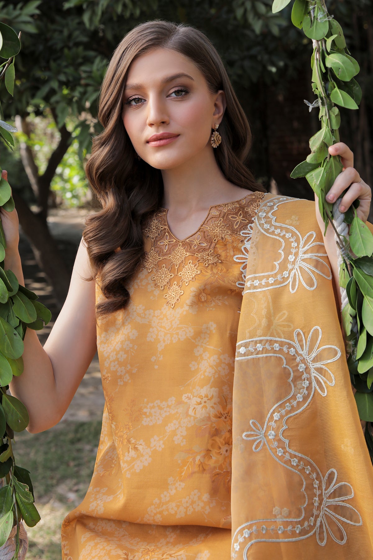 EMBROIDERED LAWN UF-321