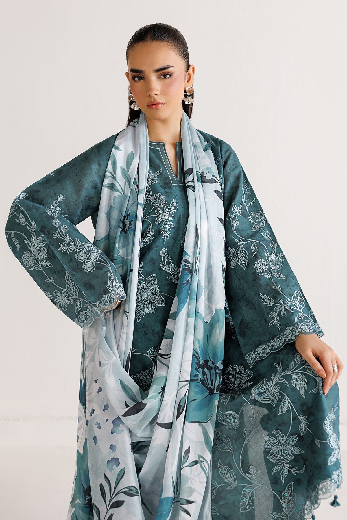 EMBROIDERED LAWN UF-4493