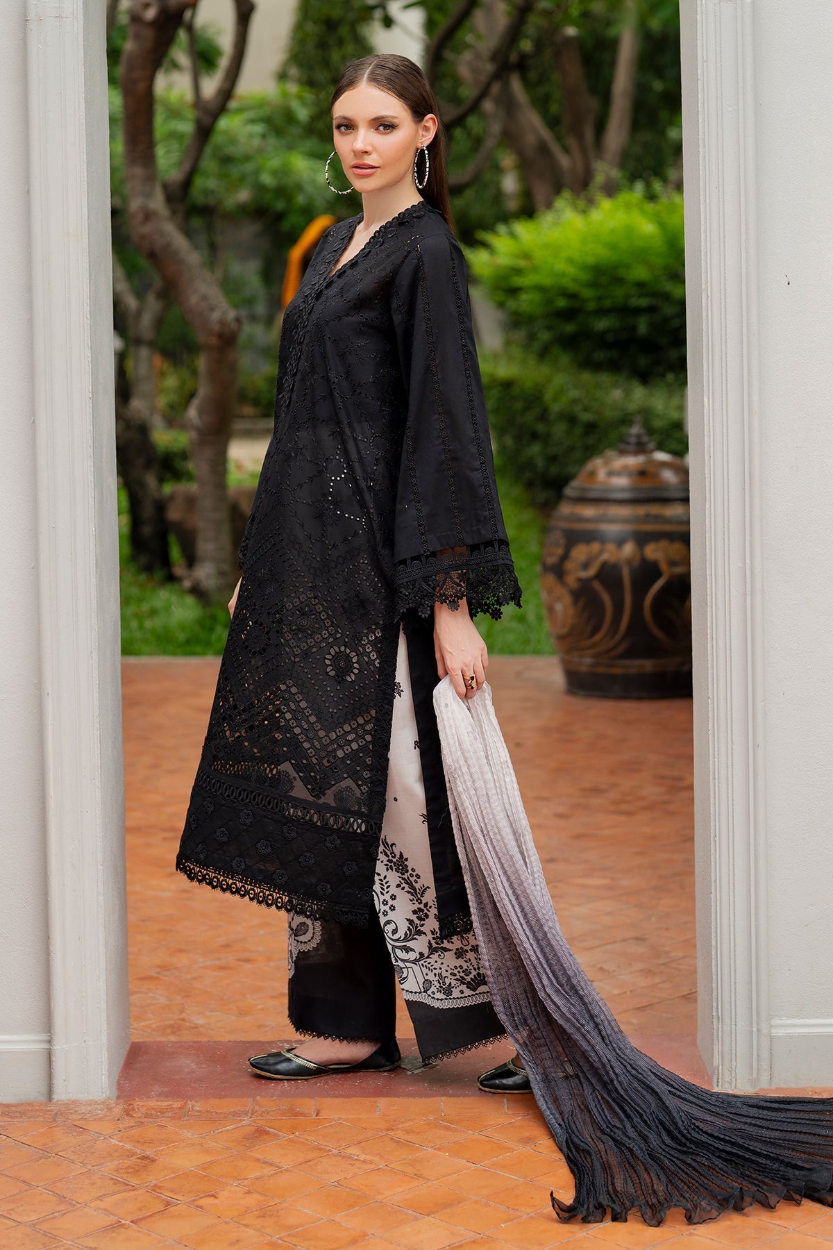 EMBROIDERED LAWN SF-4194