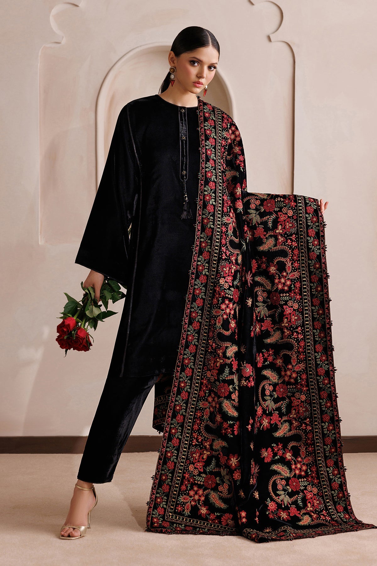 EMBROIDERED VELVET SHAWL VS-67