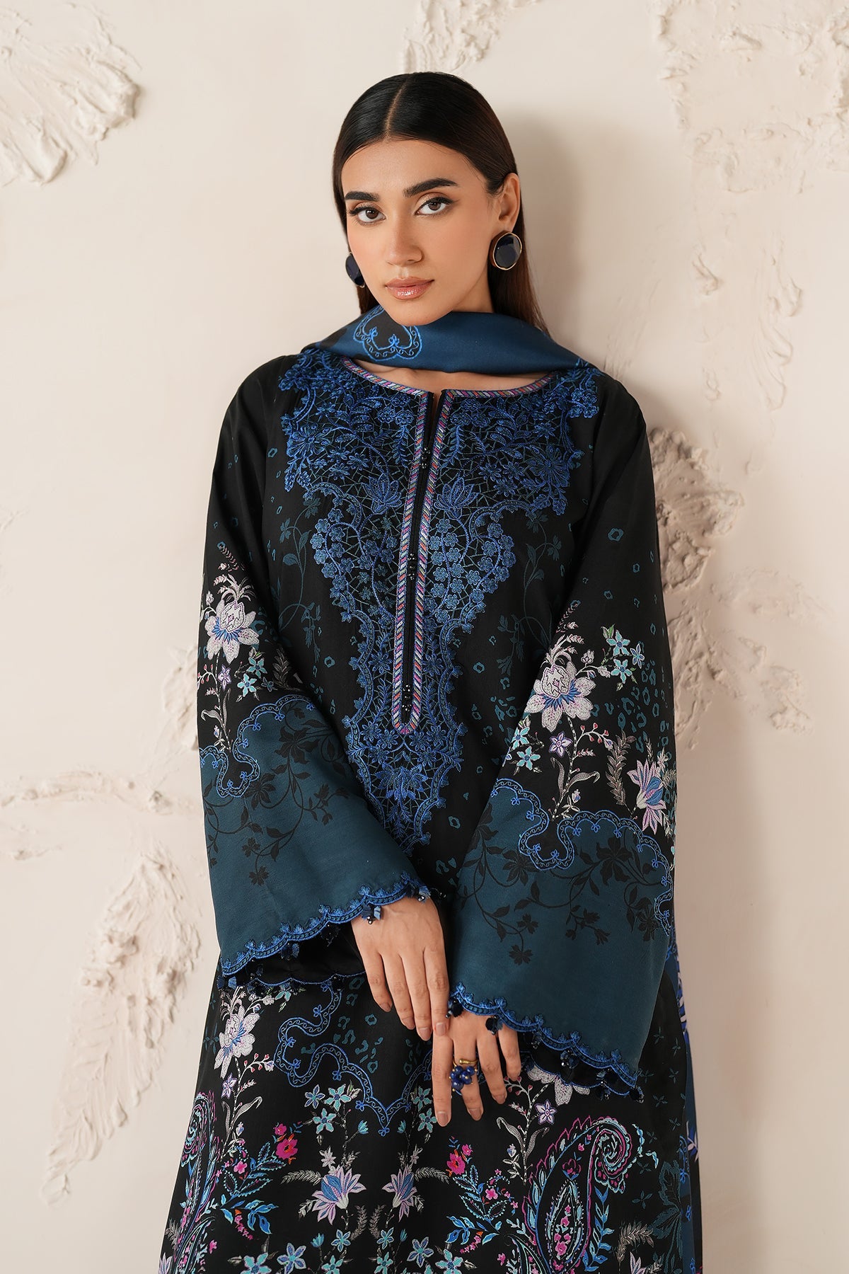 EMBROIDERED VISCOSE SILK UF-4306
