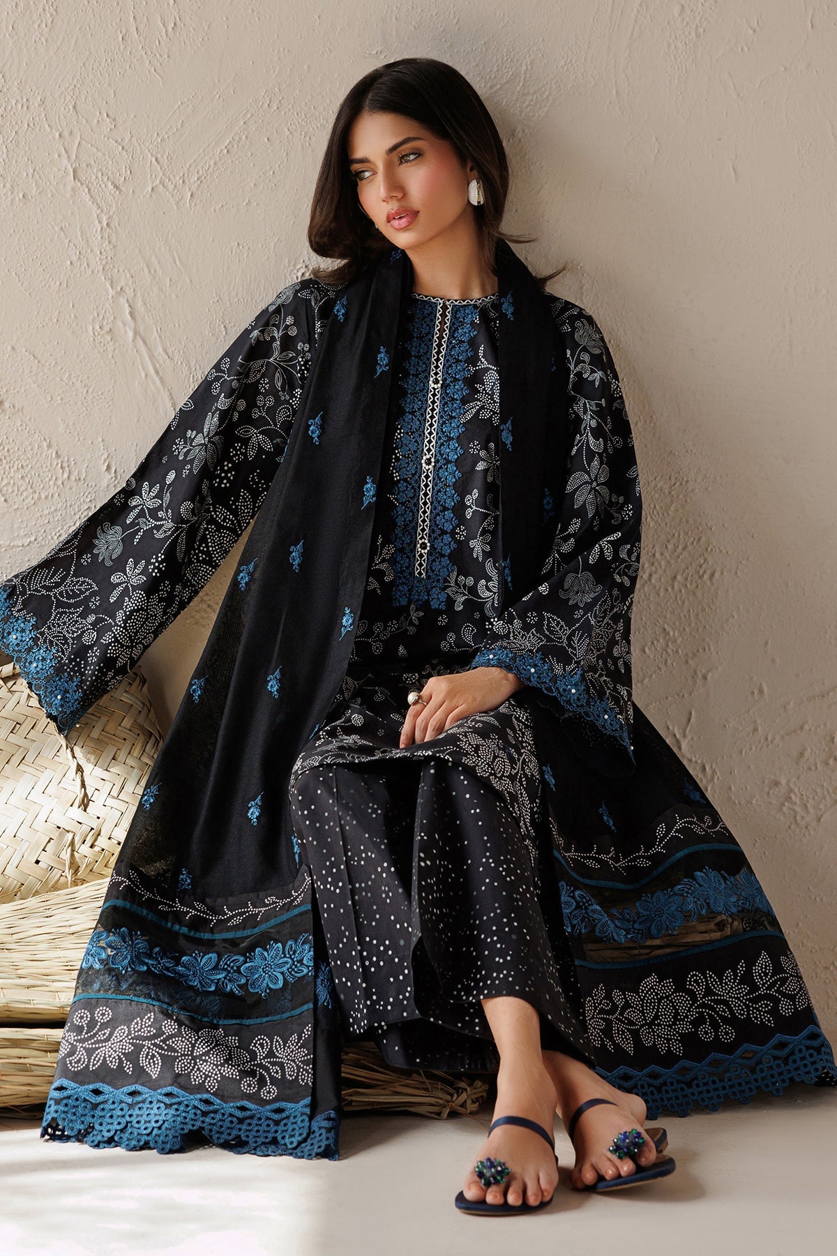 EMBROIDERED LAWN UF-4518