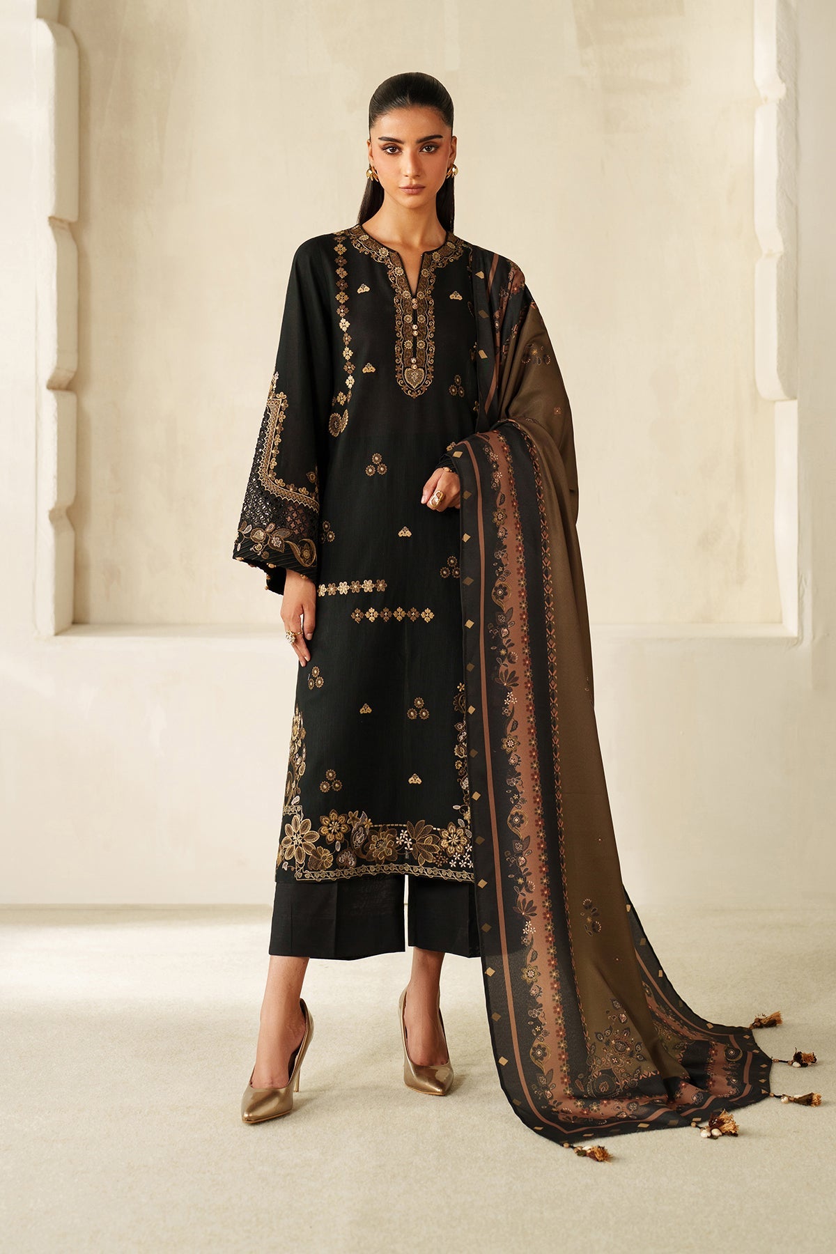 EMBROIDERED KHADDAR UF-4328