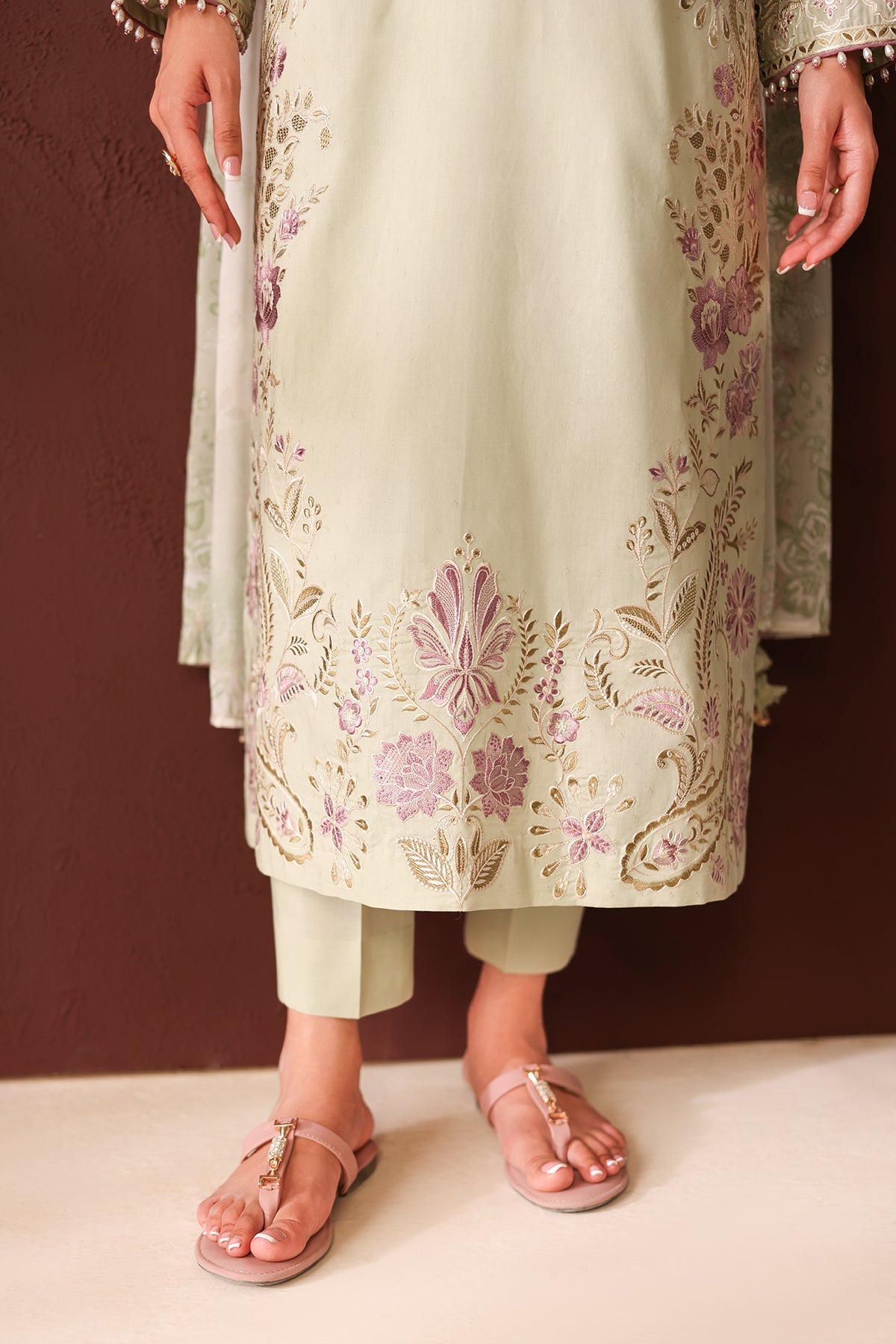 EMBROIDERED LAWN UF-4482