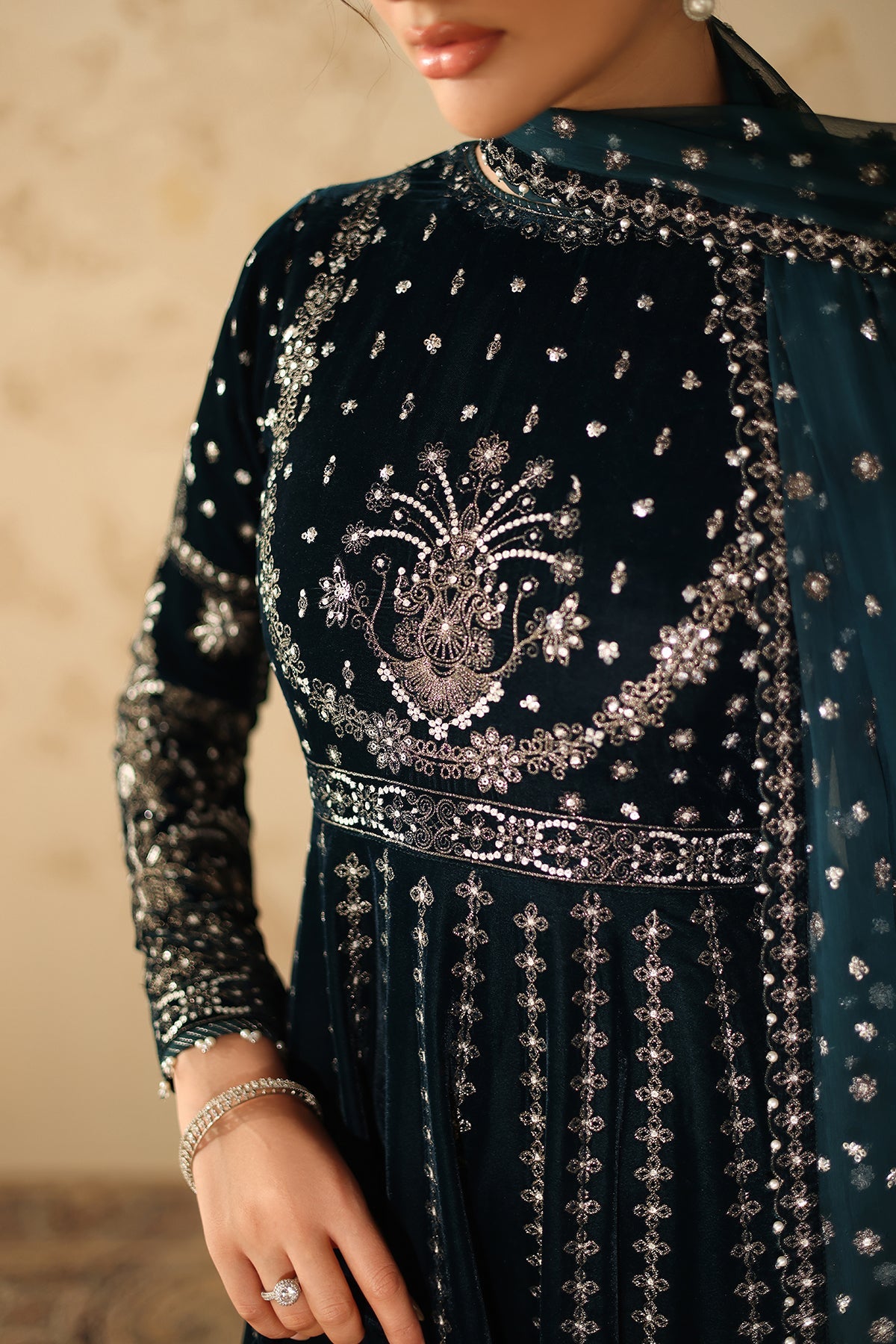 EMBROIDERED VELVET SF-4318