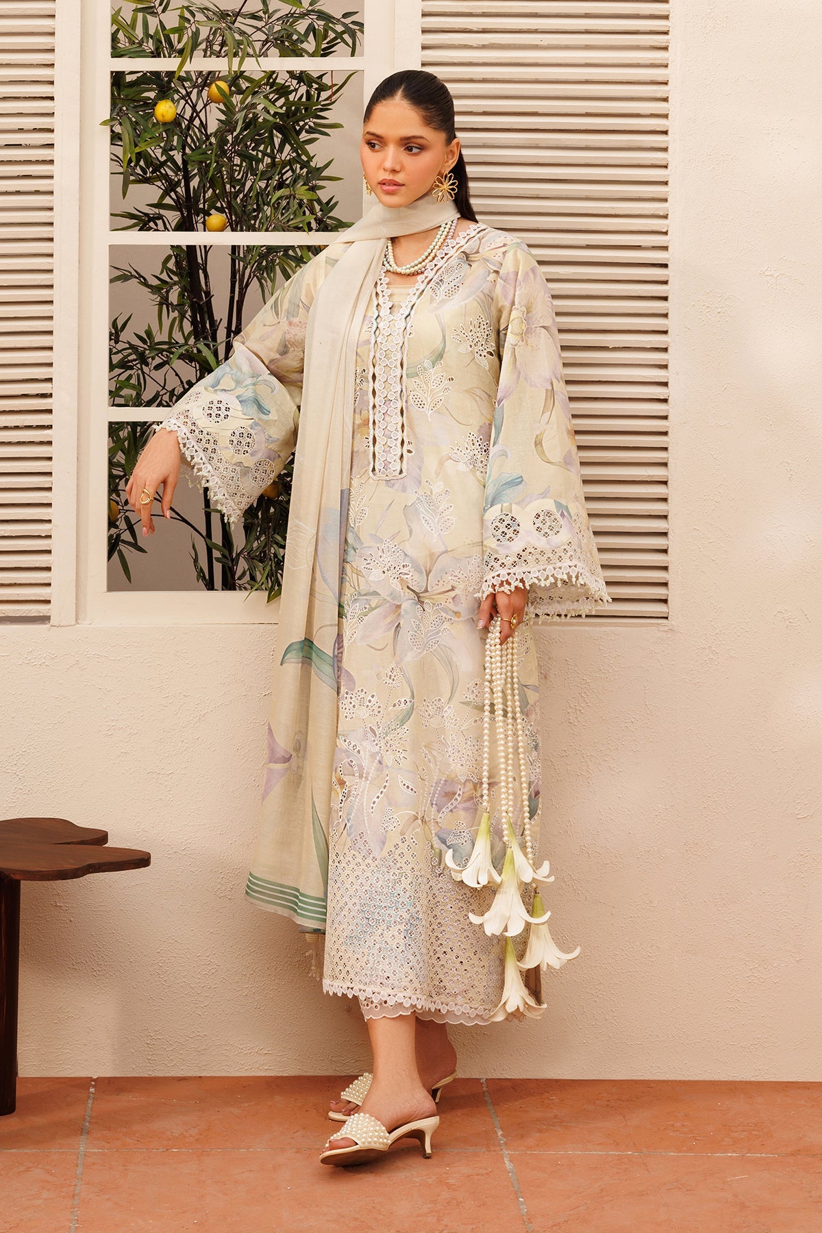 EMBROIDERED LAWN UF-4396