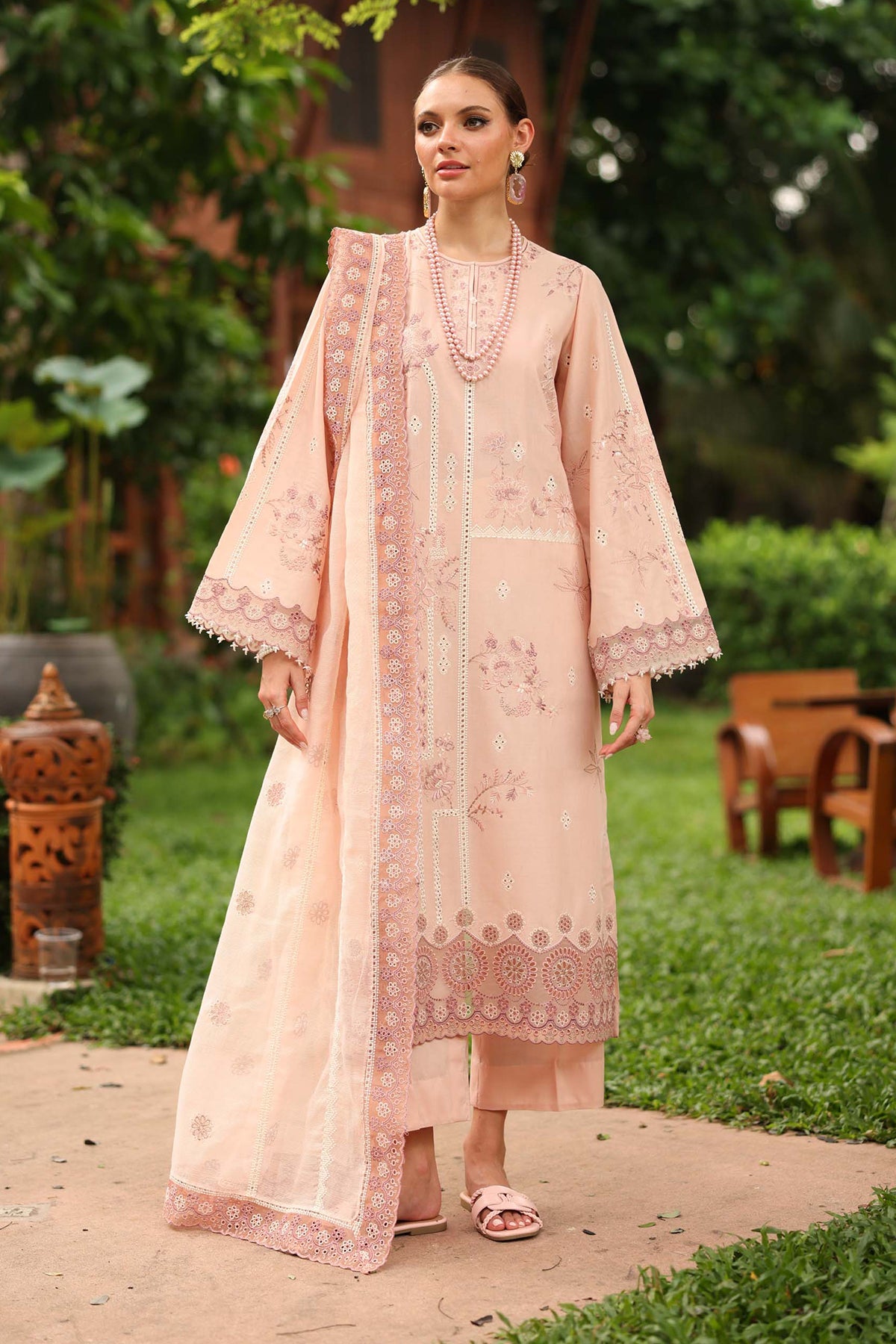 EMBROIDERED LAWN SF-4261