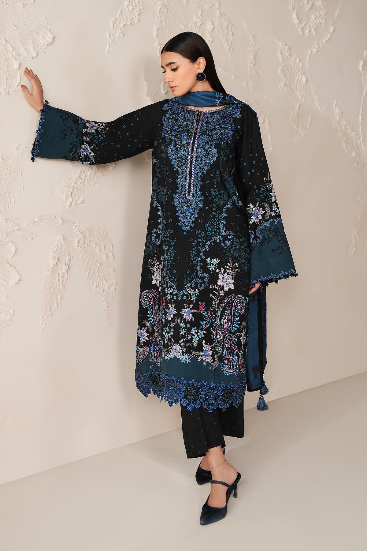 EMBROIDERED VISCOSE SILK UF-4306