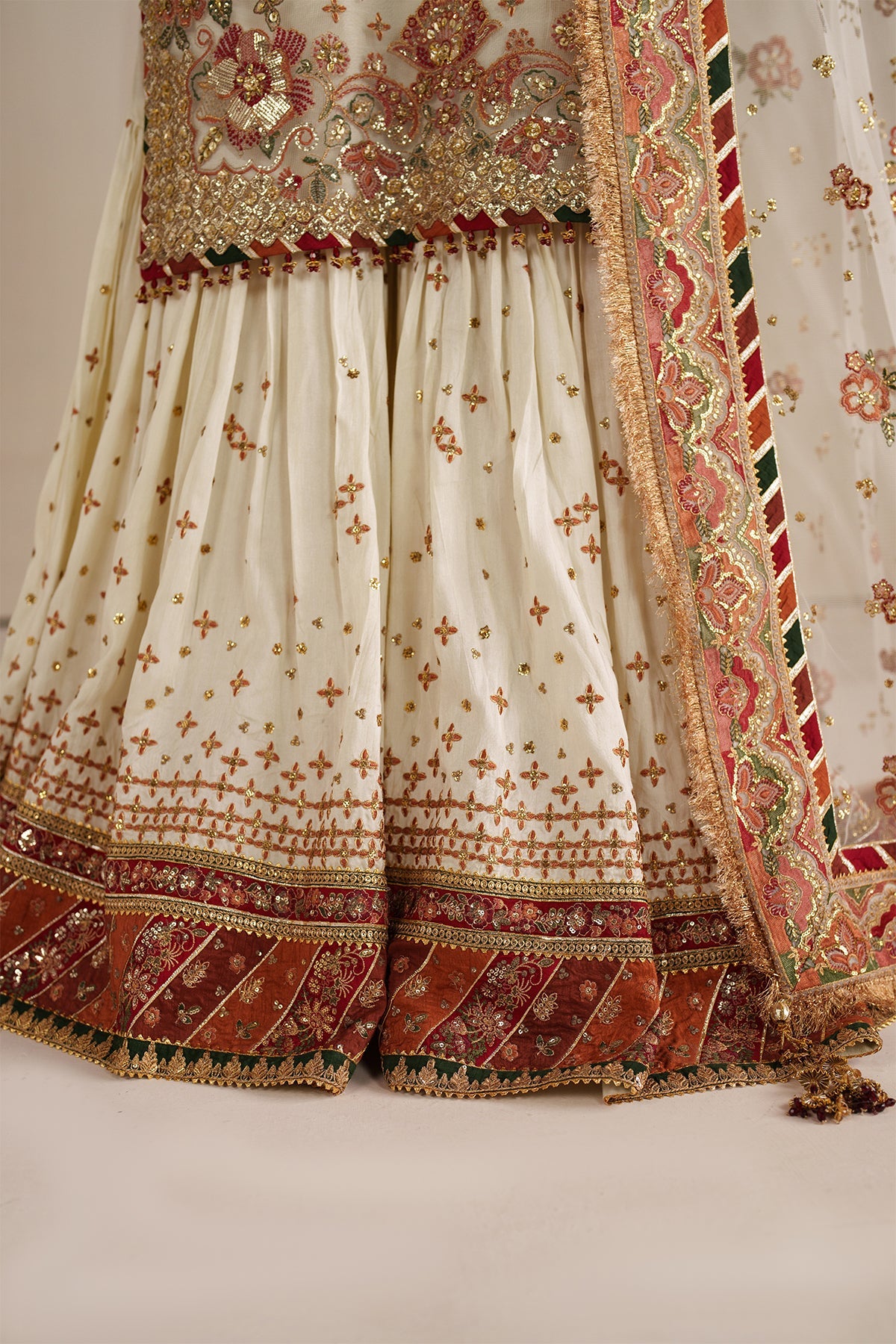 EMBROIDERED NET UF-4368