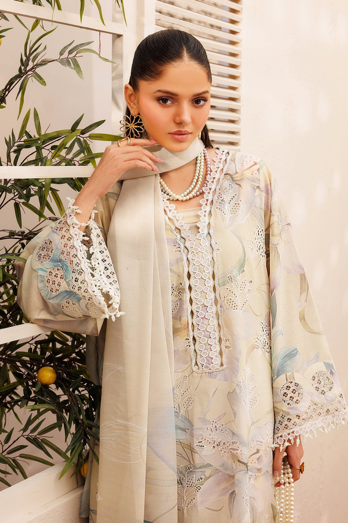 EMBROIDERED LAWN UF-4396
