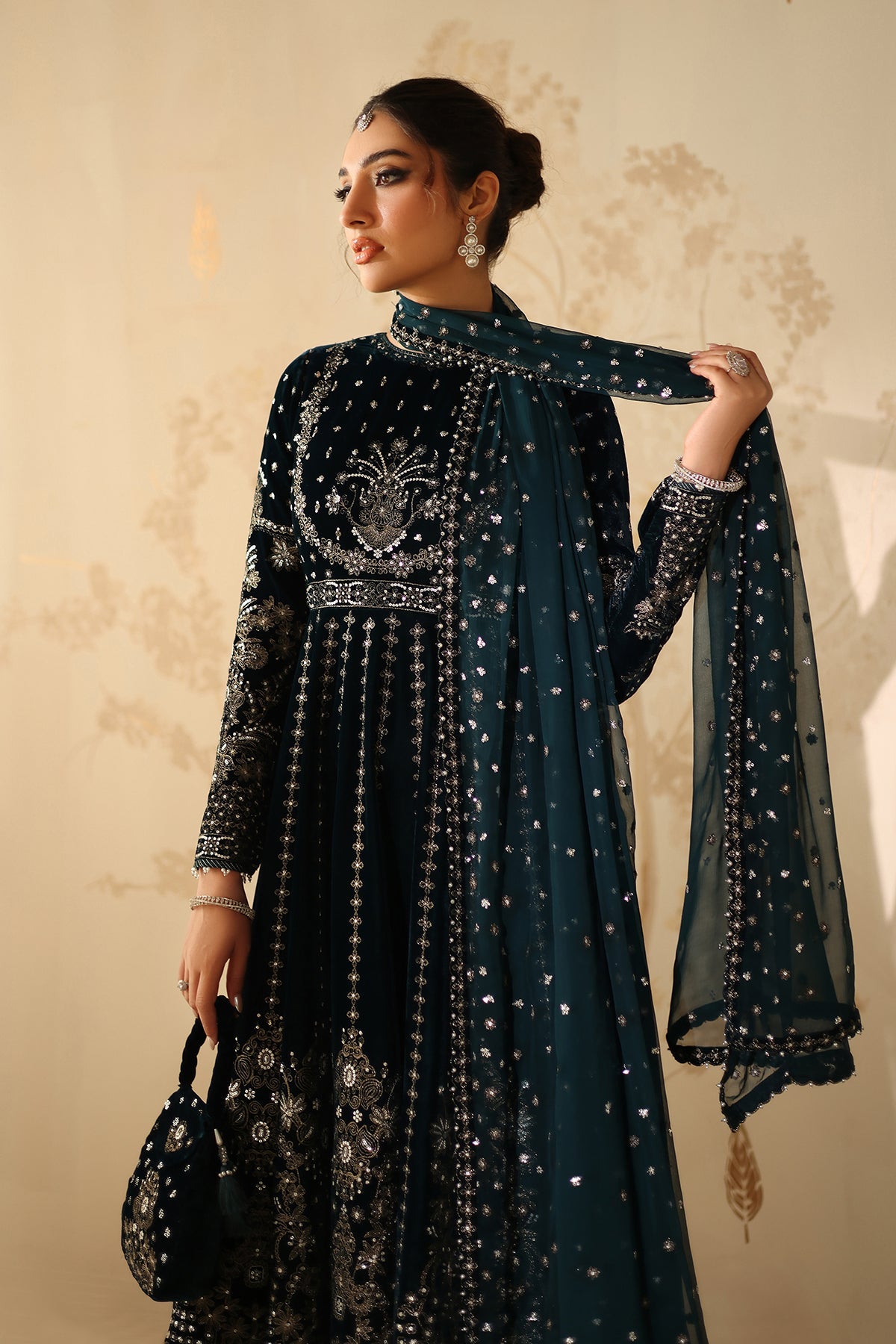 EMBROIDERED VELVET SF-4318