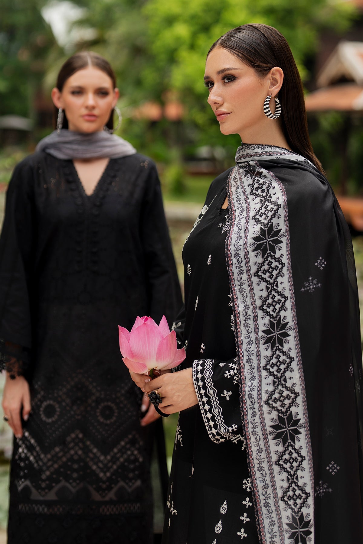 EMBROIDERED LAWN SF-4194