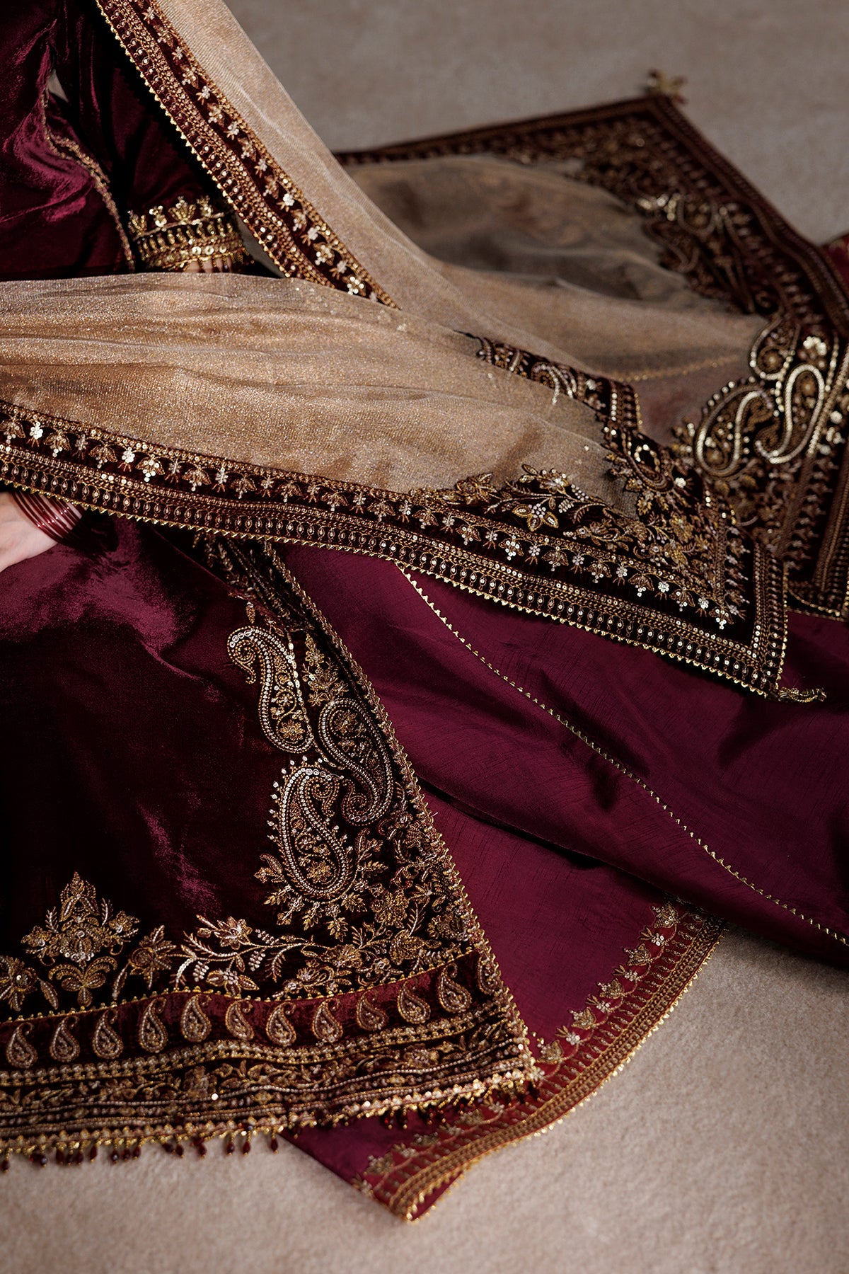 EMBROIDERED VELVET UF-4548