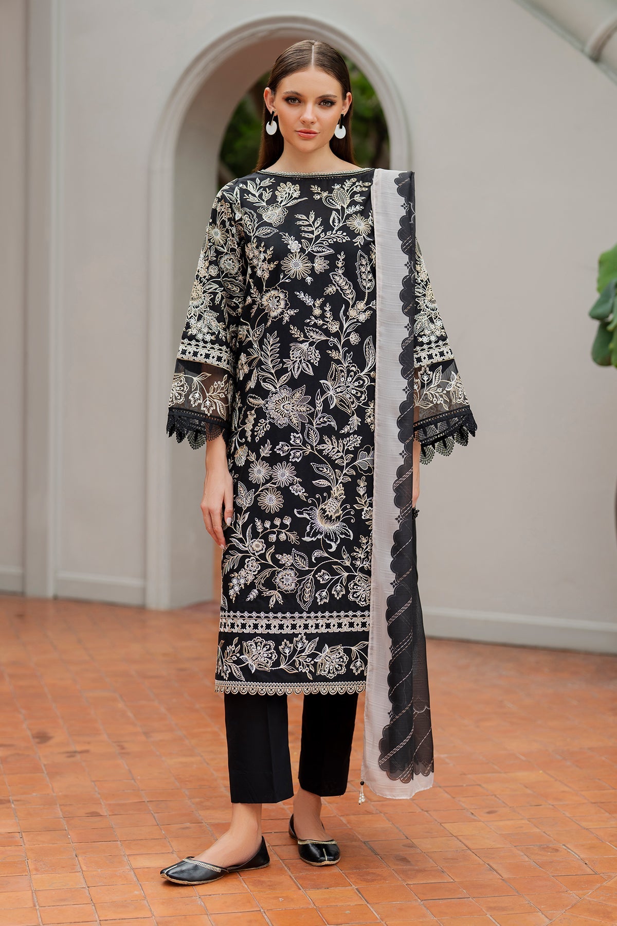 EMBROIDERED LAWN SF-4196