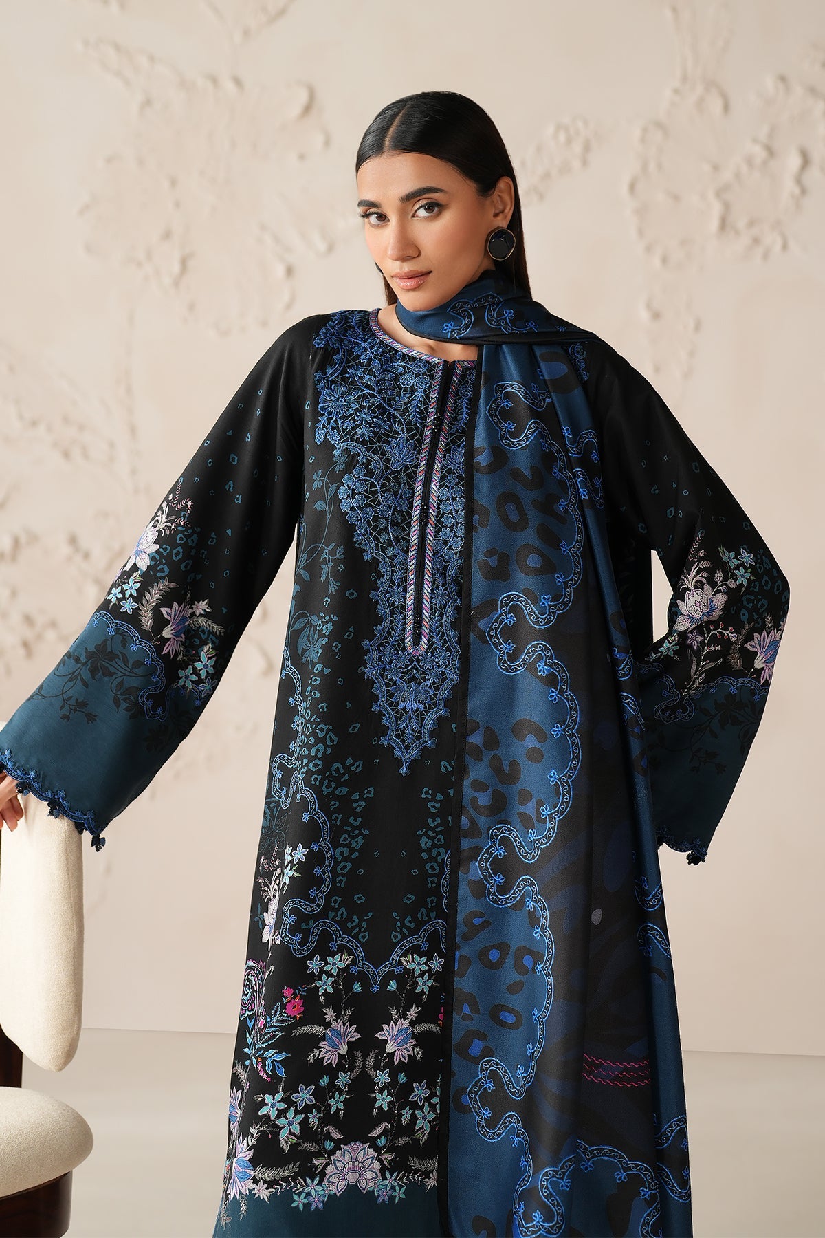 EMBROIDERED VISCOSE SILK UF-4306