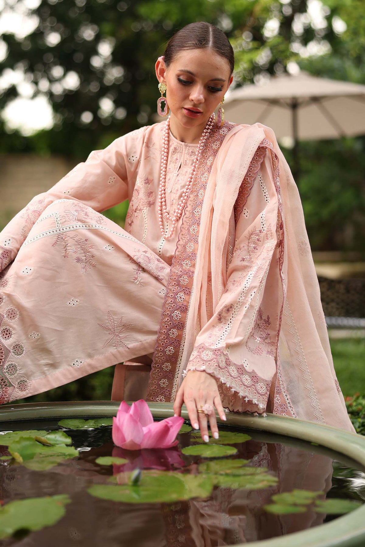 EMBROIDERED LAWN SF-4261