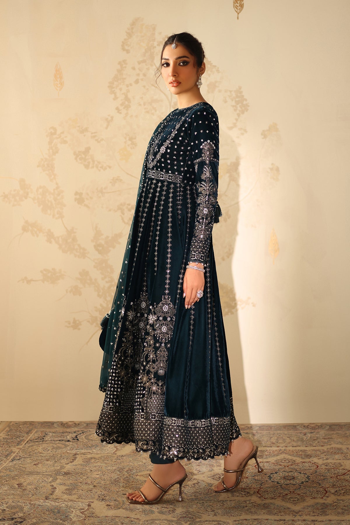 EMBROIDERED VELVET SF-4318