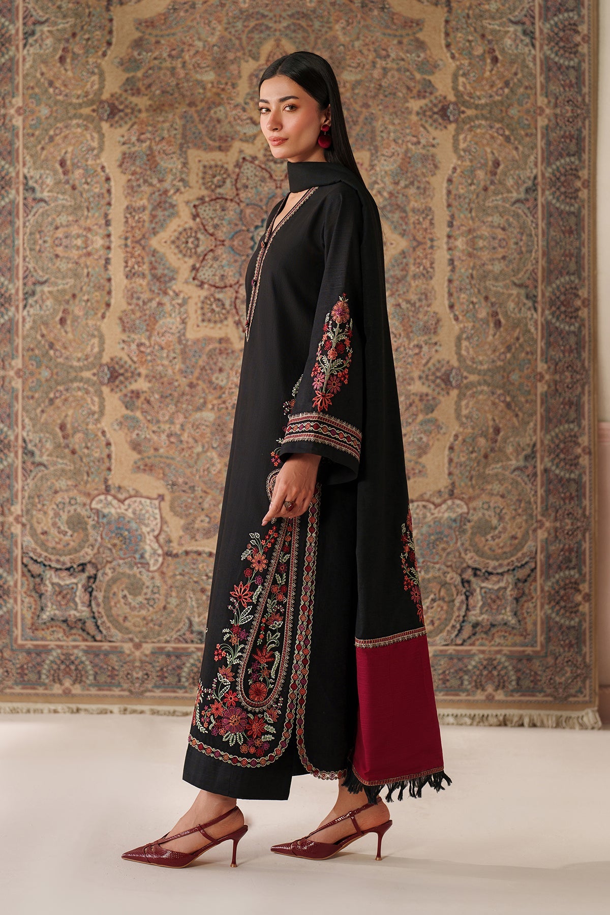 EMBROIDERED KHADDAR UF-4346