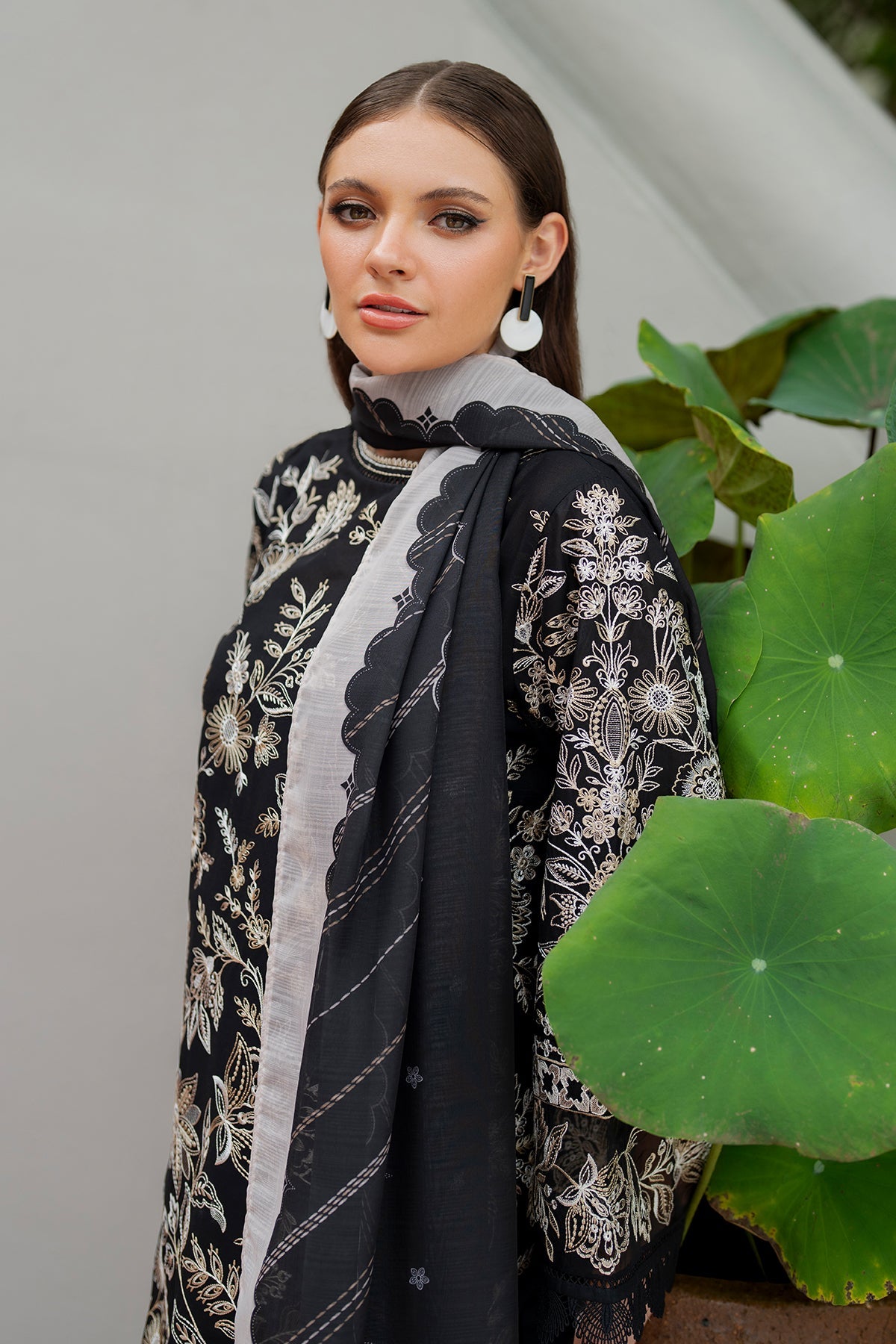 EMBROIDERED LAWN SF-4196