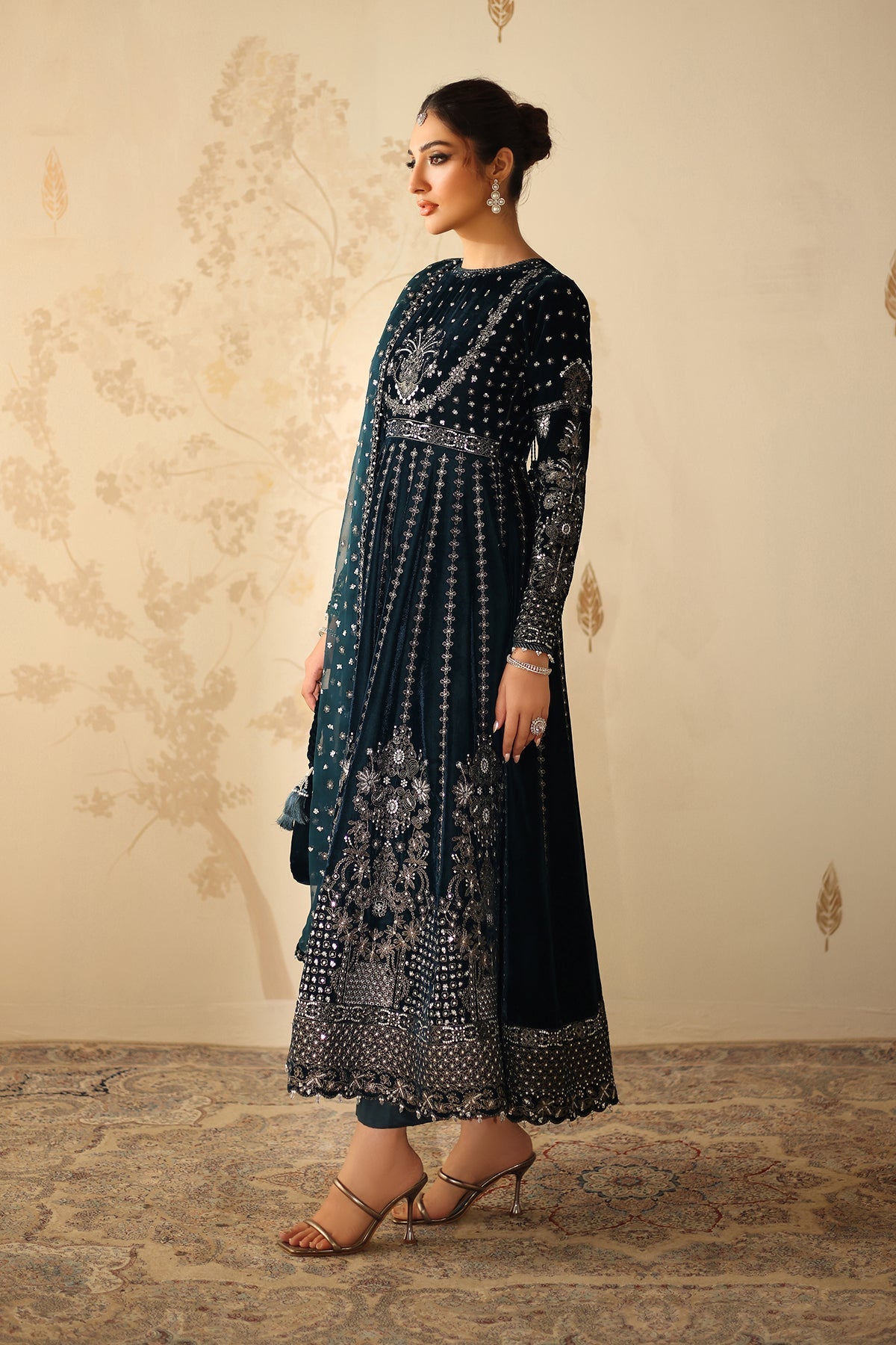 EMBROIDERED VELVET SF-4318