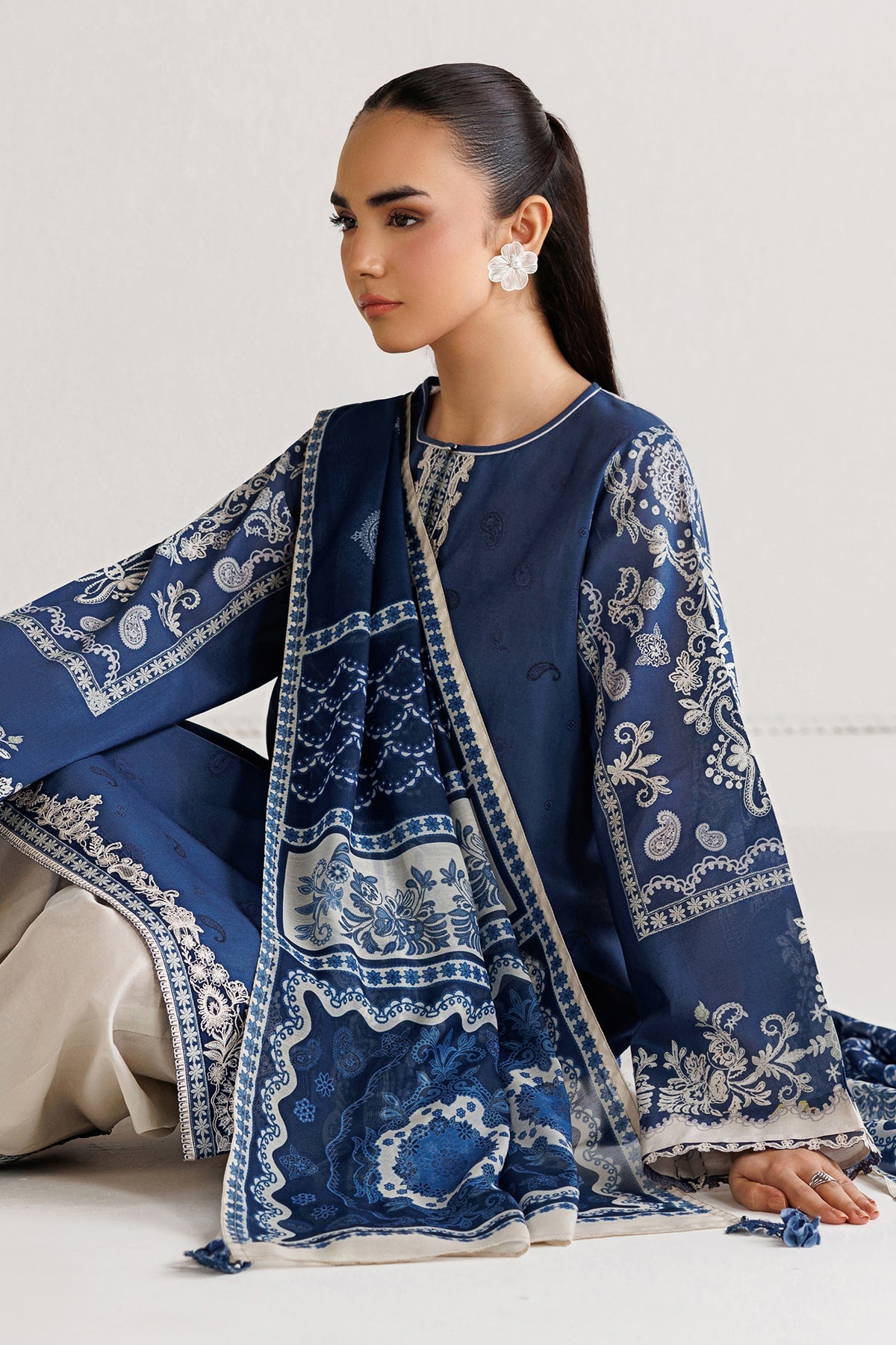 EMBROIDERED LAWN UF-4494