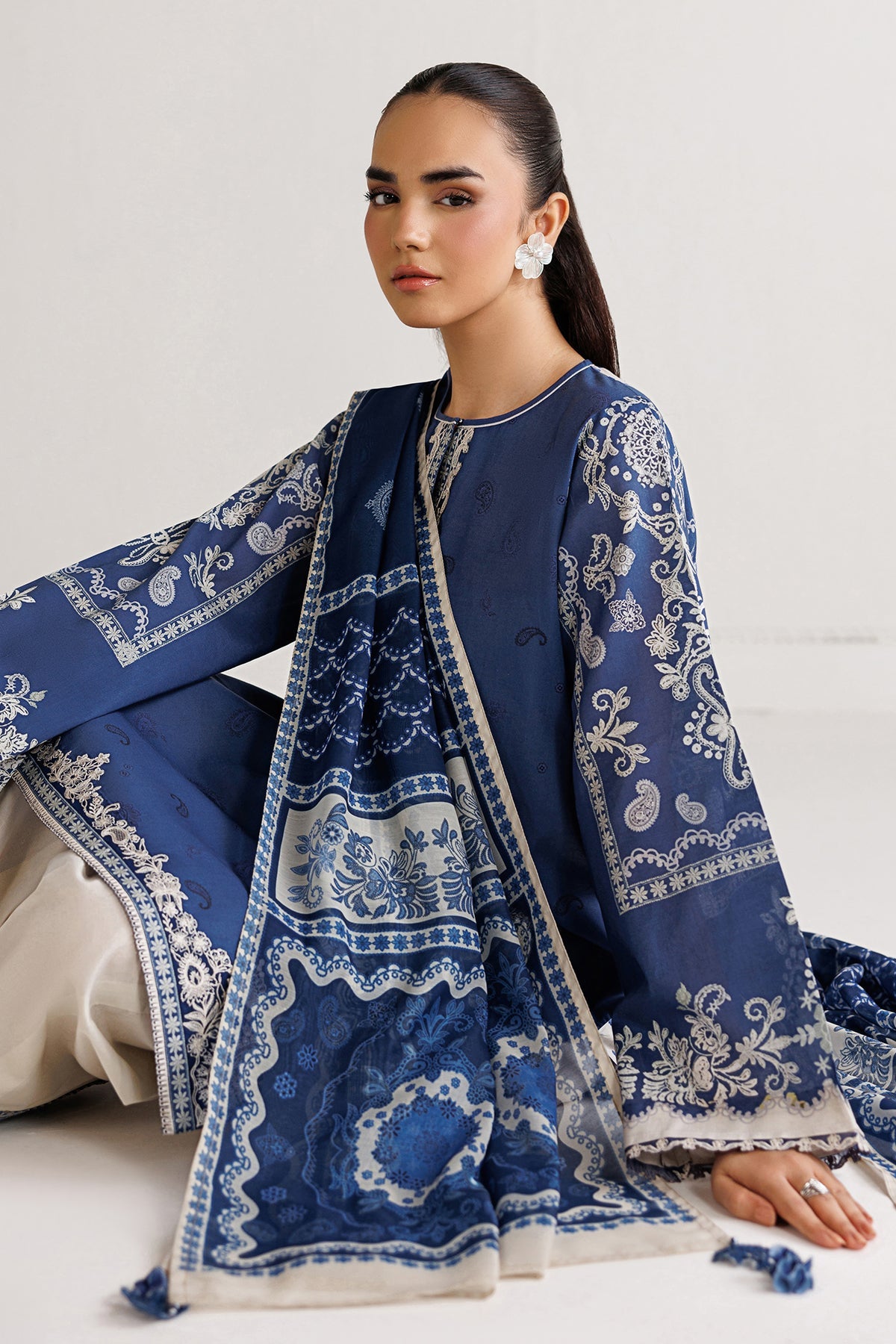 EMBROIDERED LAWN UF-4494