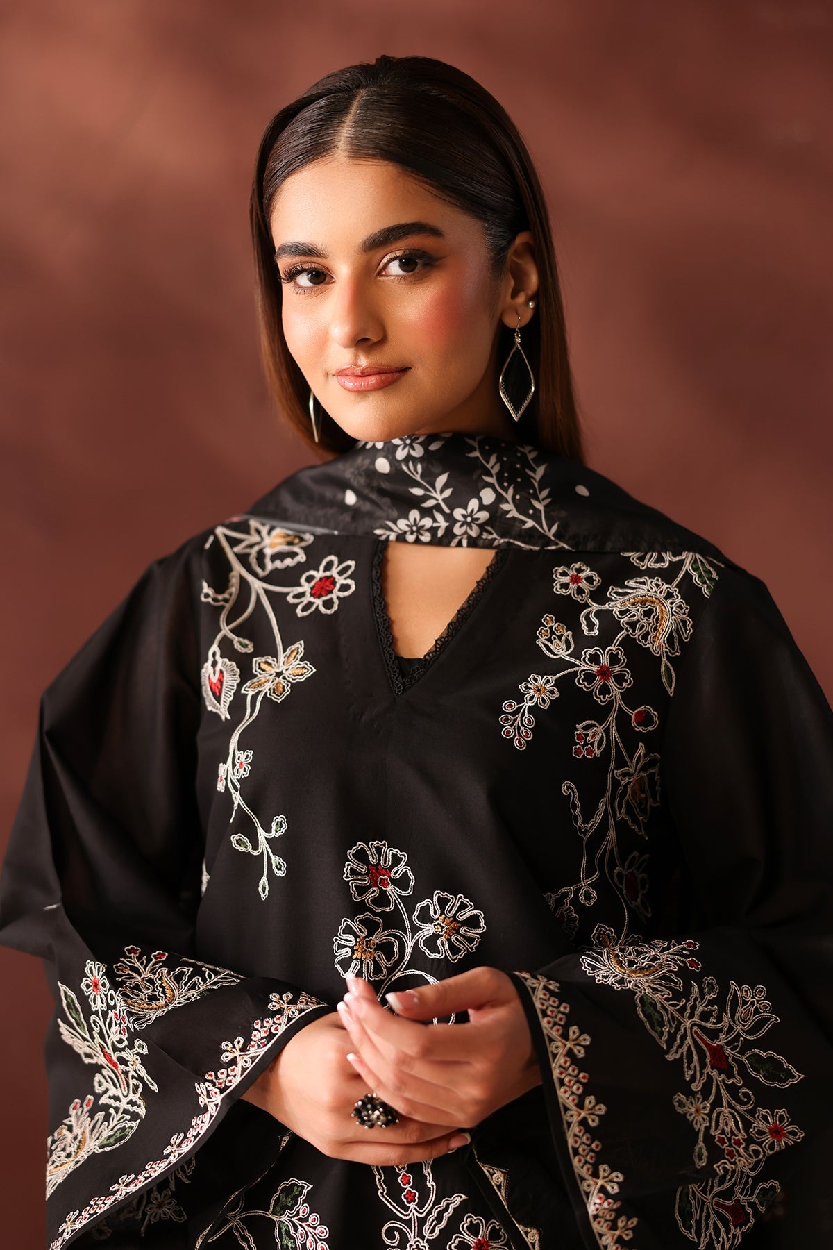 EMBROIDERED LAWN UF-4483