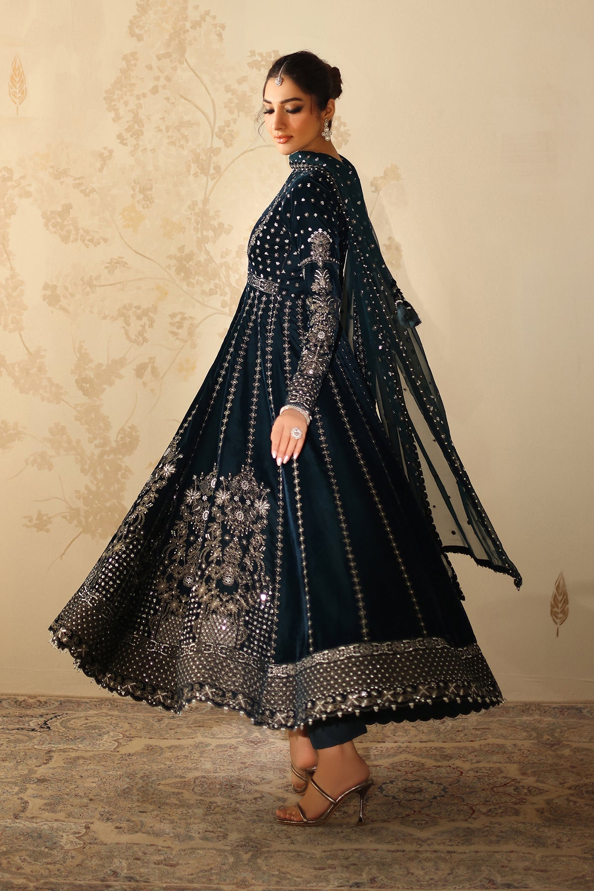 EMBROIDERED VELVET SF-4318