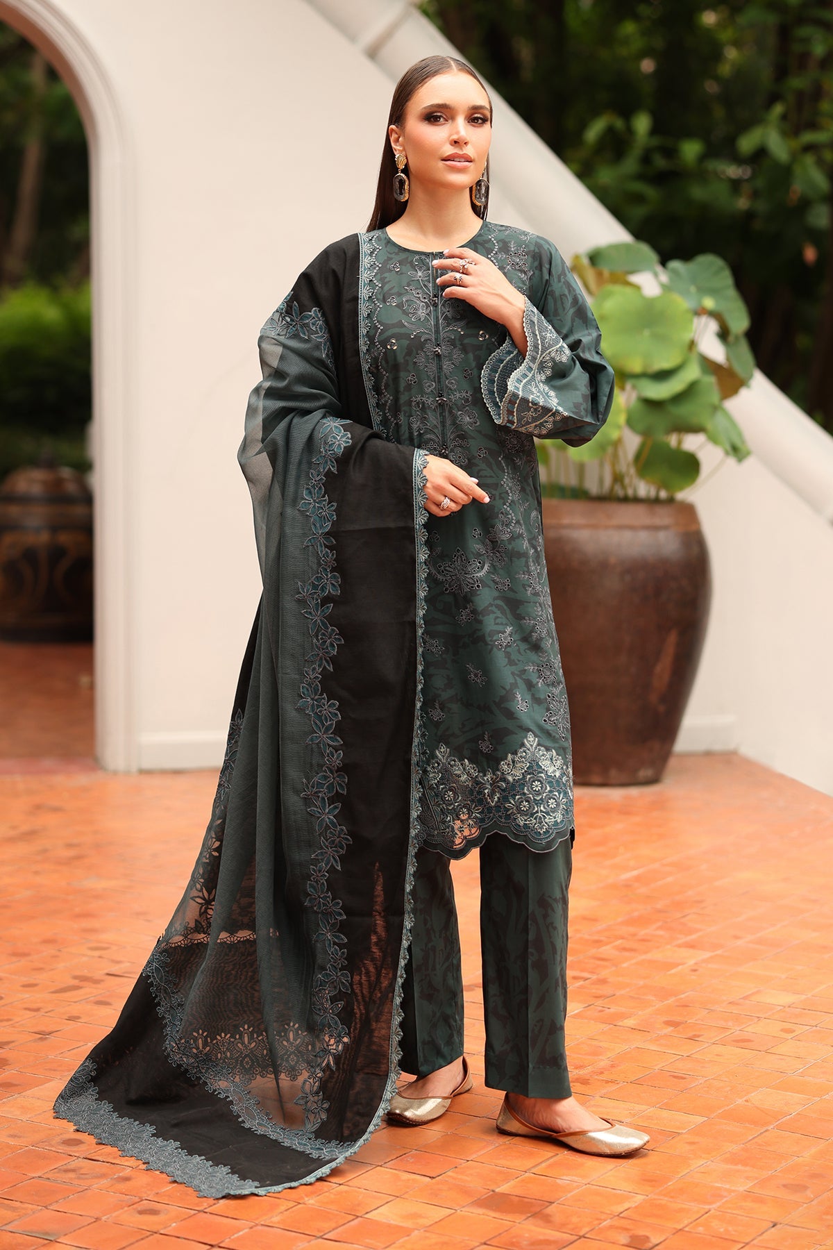 EMBROIDERED LAWN SF-4253