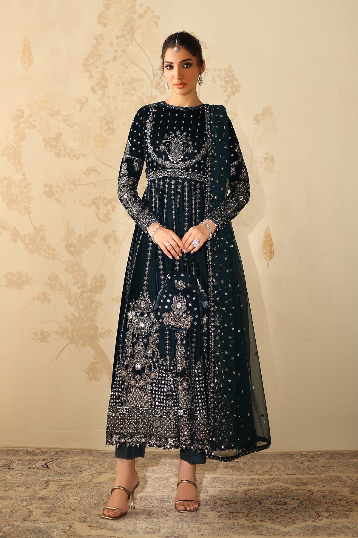 EMBROIDERED VELVET UF-4318
