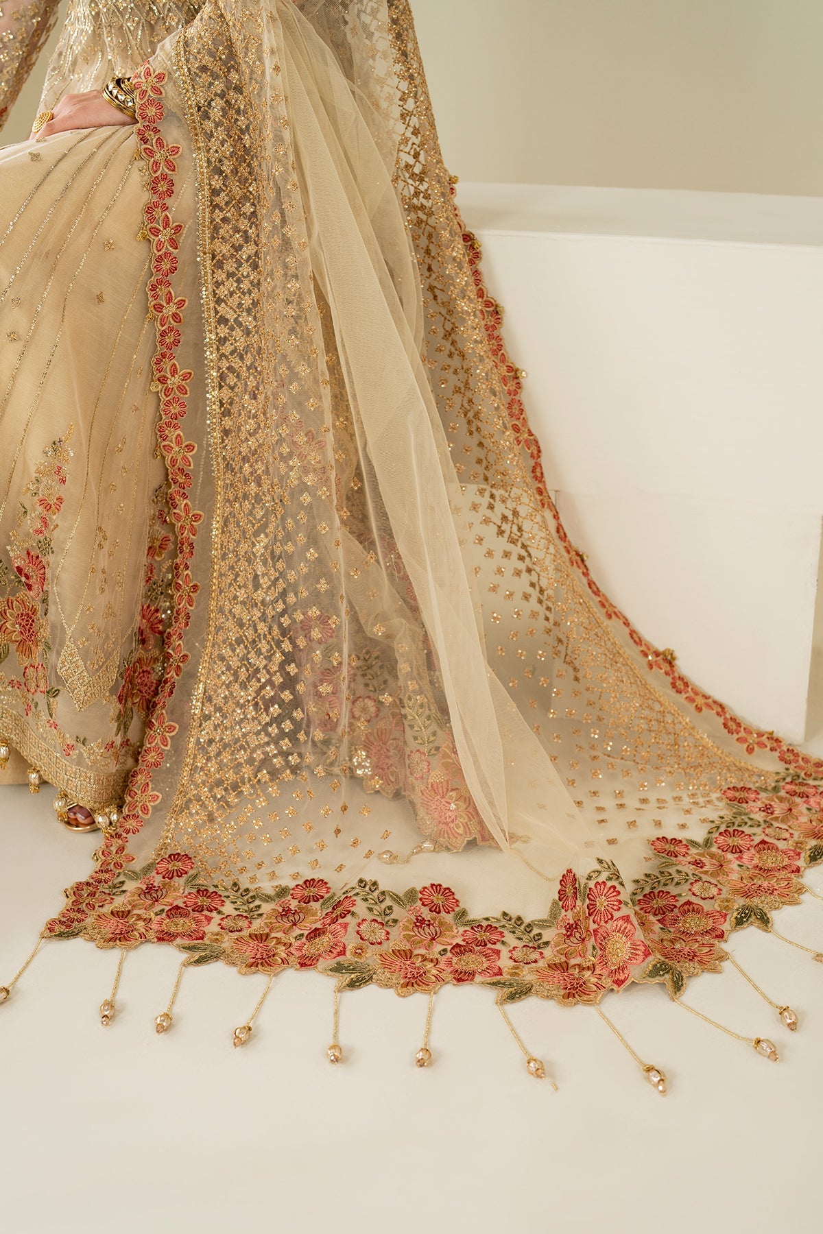 EMBROIDERED NET UF-4159