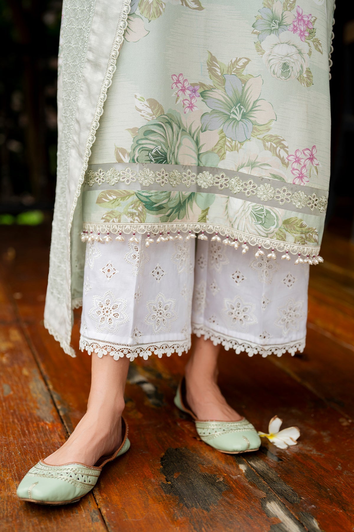 EMBROIDERED LAWN SF-4269