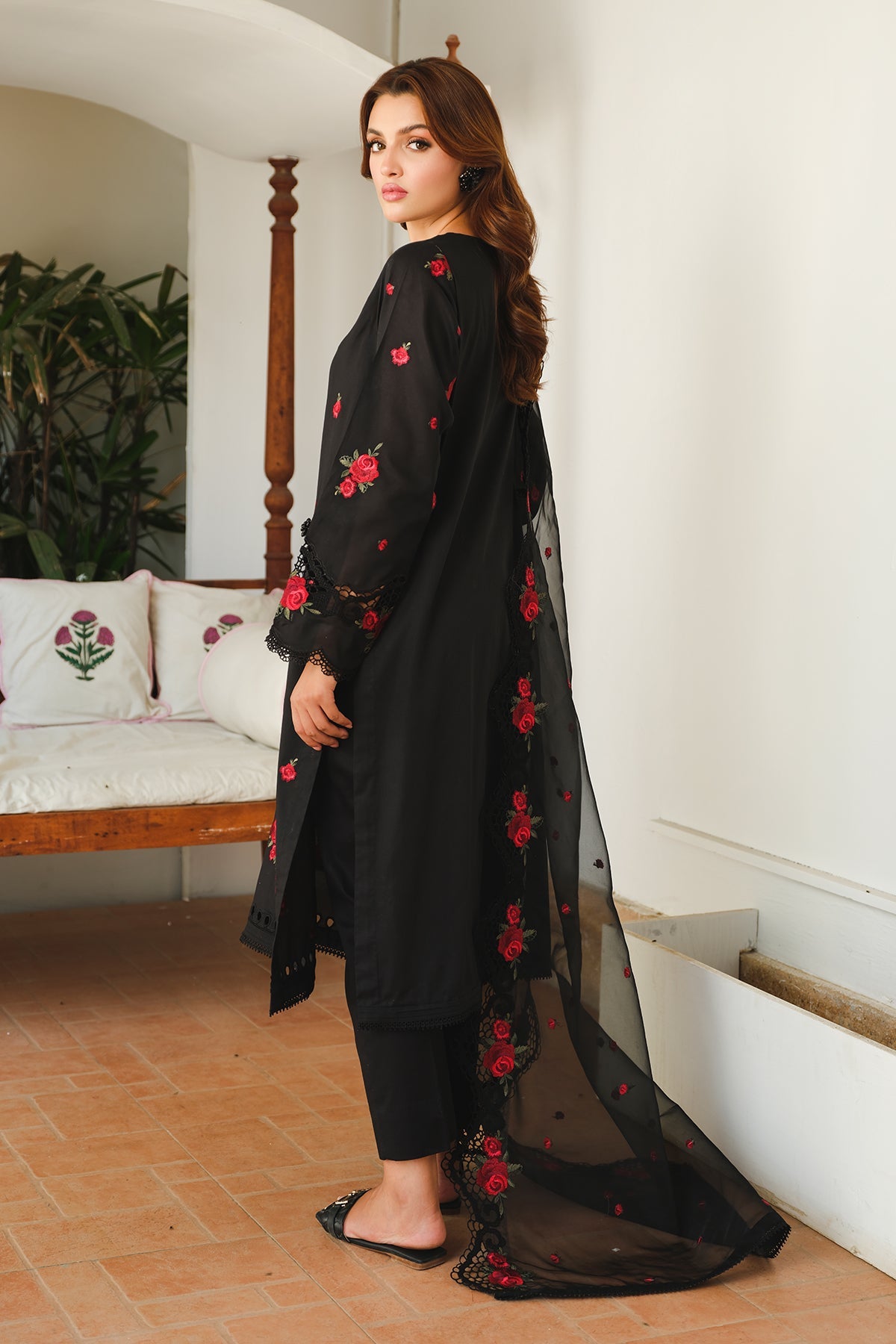 EMBROIDERED LAWN UF-648