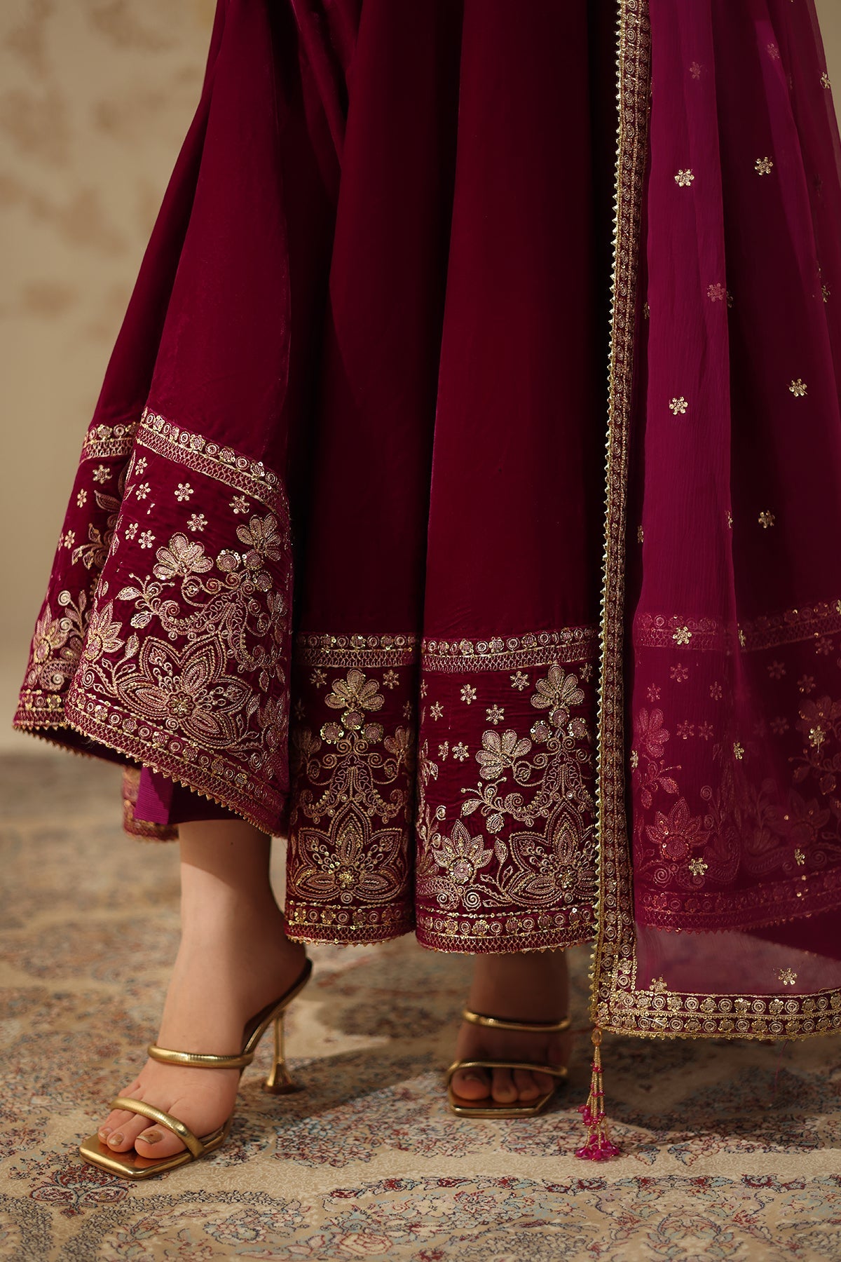 EMBROIDERED VELVET PR-1225