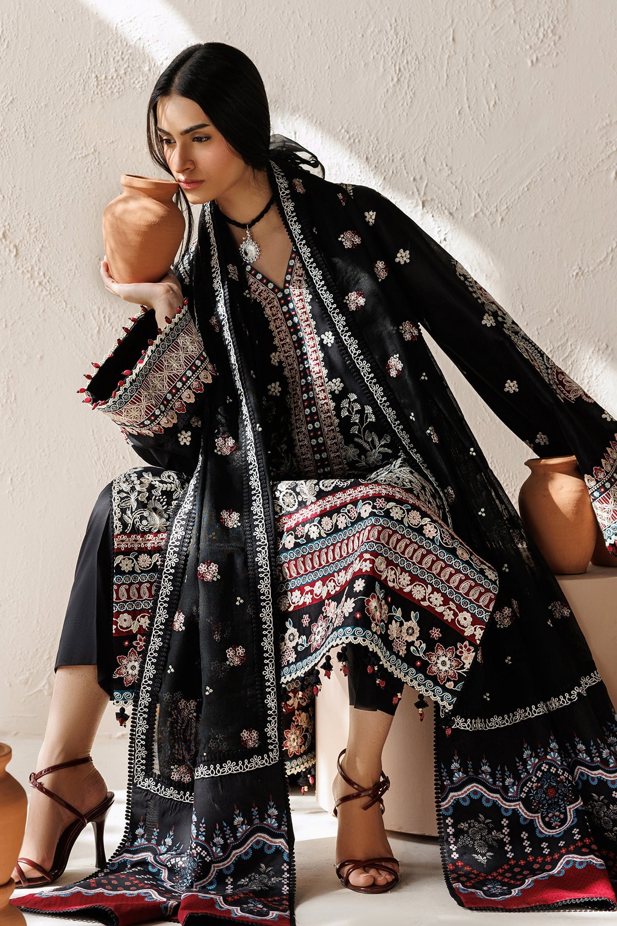 EMBROIDERED LAWN UF-4519
