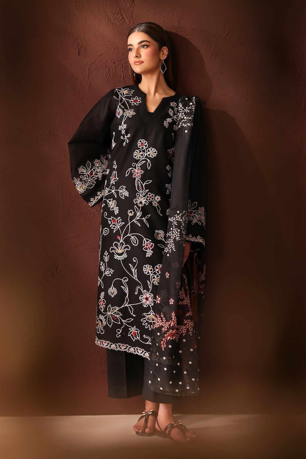 EMBROIDERED LAWN UF-4483