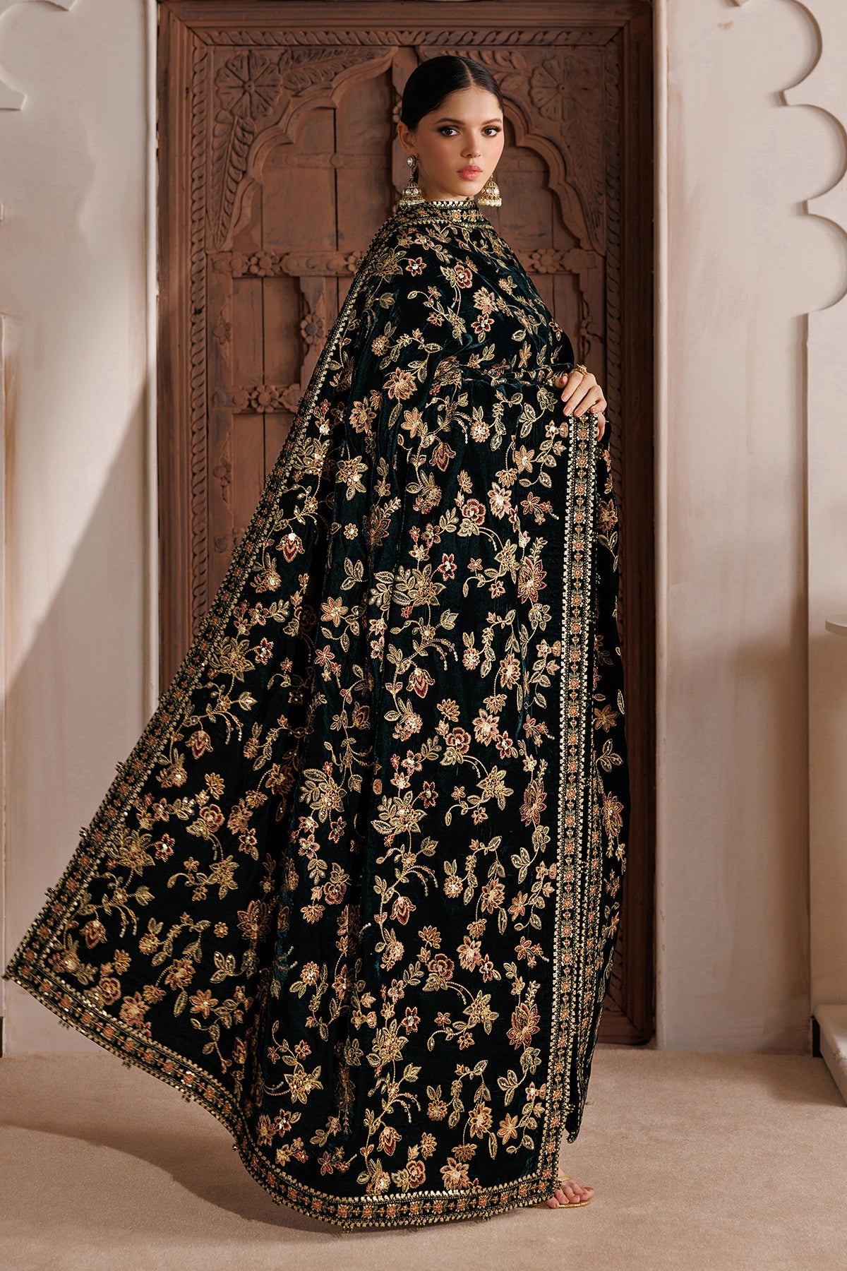 EMBROIDERED VELVET SHAWL VS-68