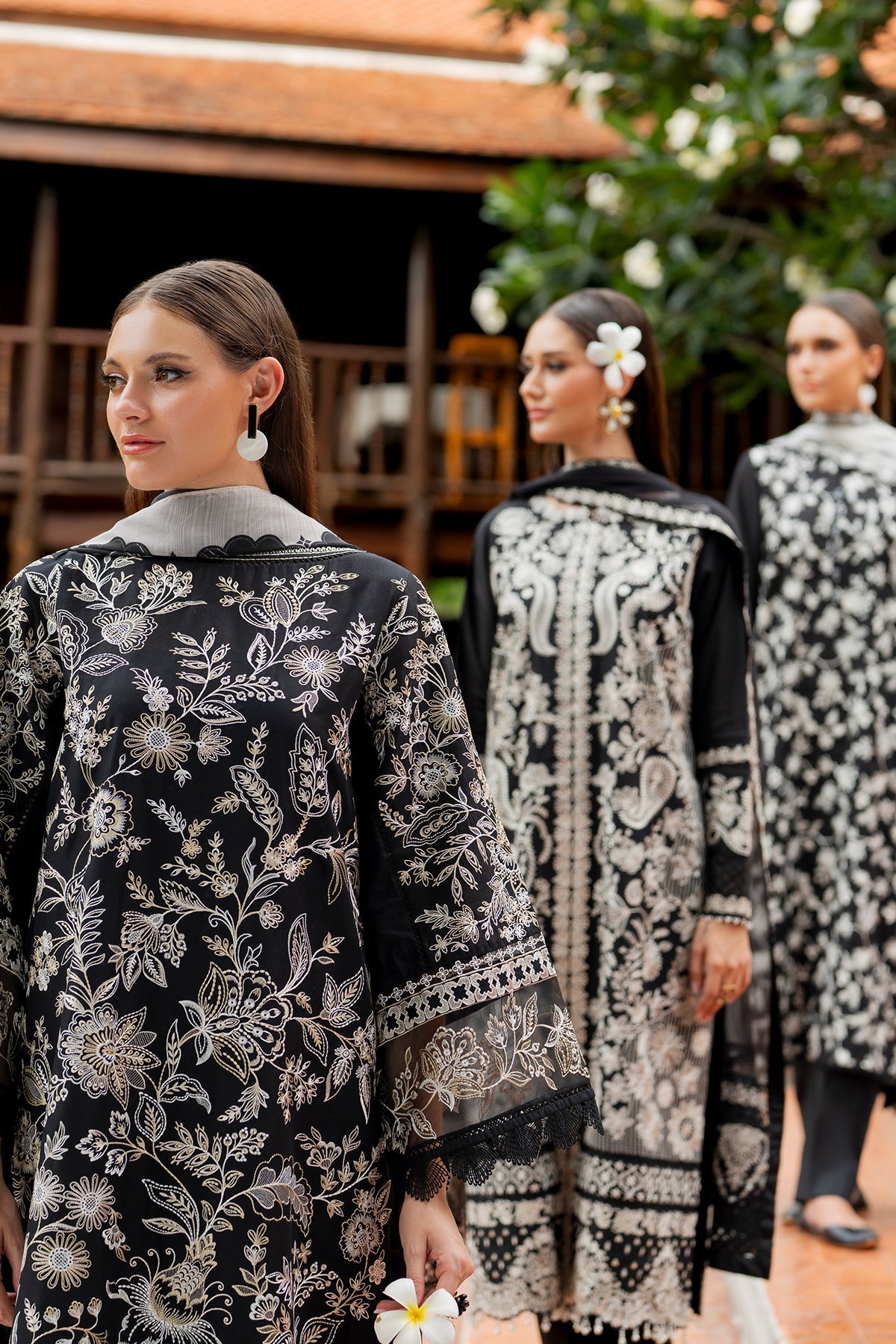 EMBROIDERED LAWN SF-4197